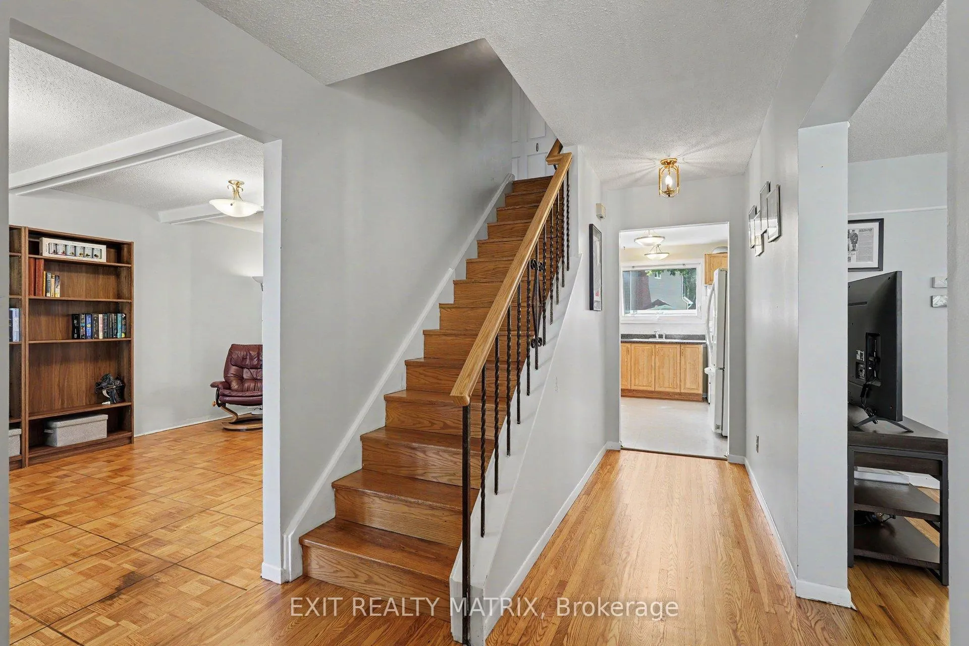 Photo 7 of 18 Highpark Crescent, Ottawa, Blackburn Hamlet — HOMEH