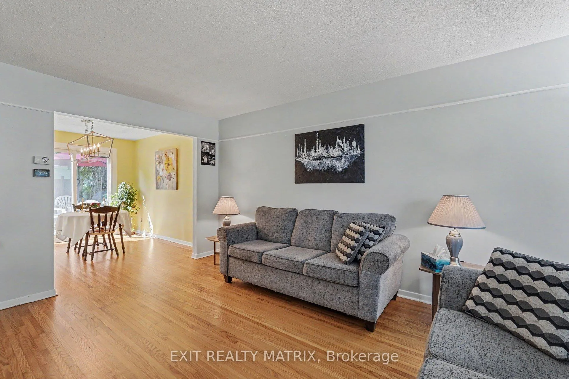 Photo 10 of 18 Highpark Crescent, Ottawa, Blackburn Hamlet — HOMEH