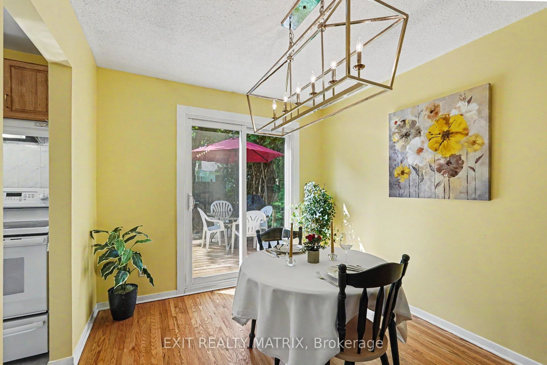 Photo 11 of 18 Highpark Crescent, Ottawa, Blackburn Hamlet — HOMEH