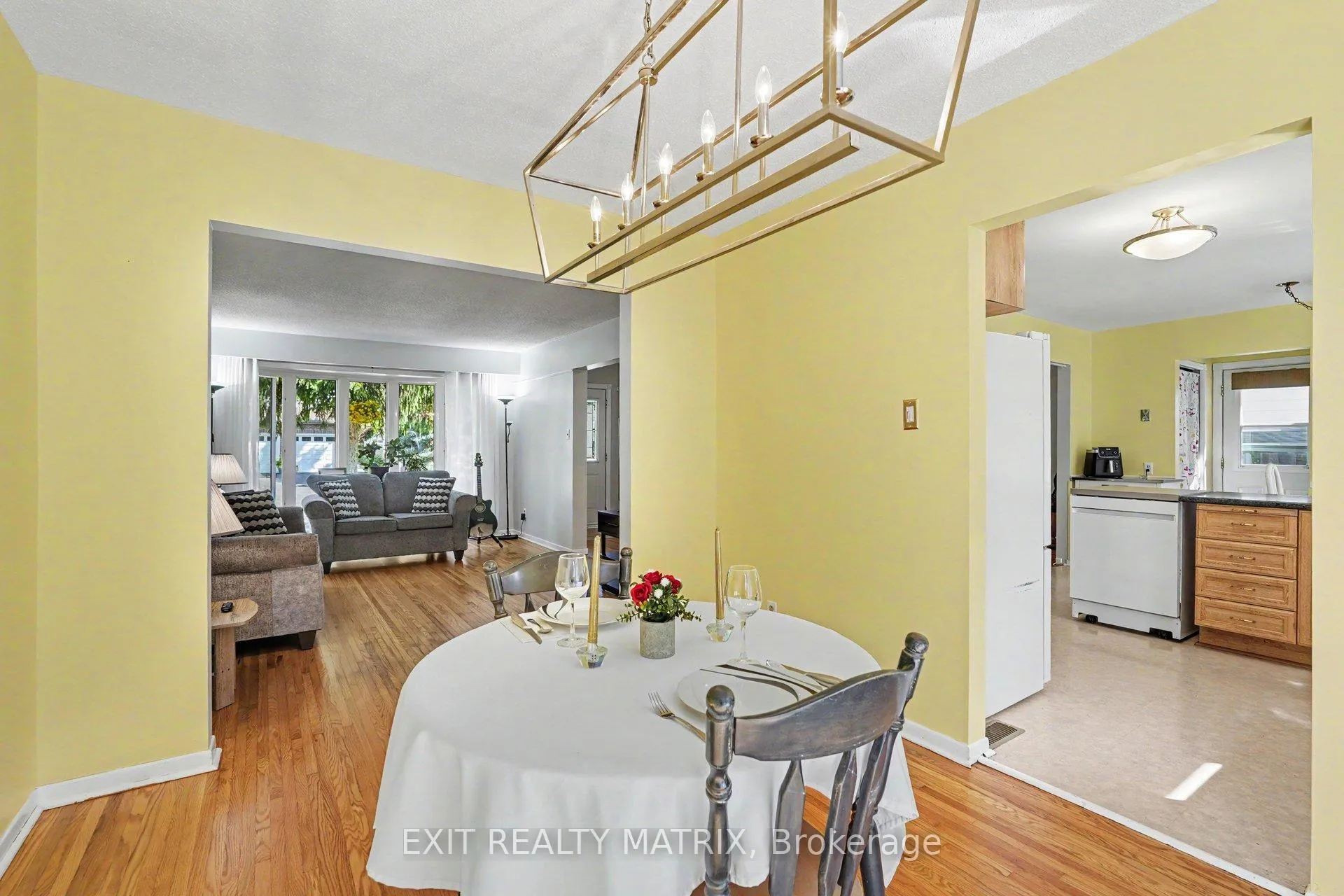 Photo 13 of 18 Highpark Crescent, Ottawa, Blackburn Hamlet — HOMEH