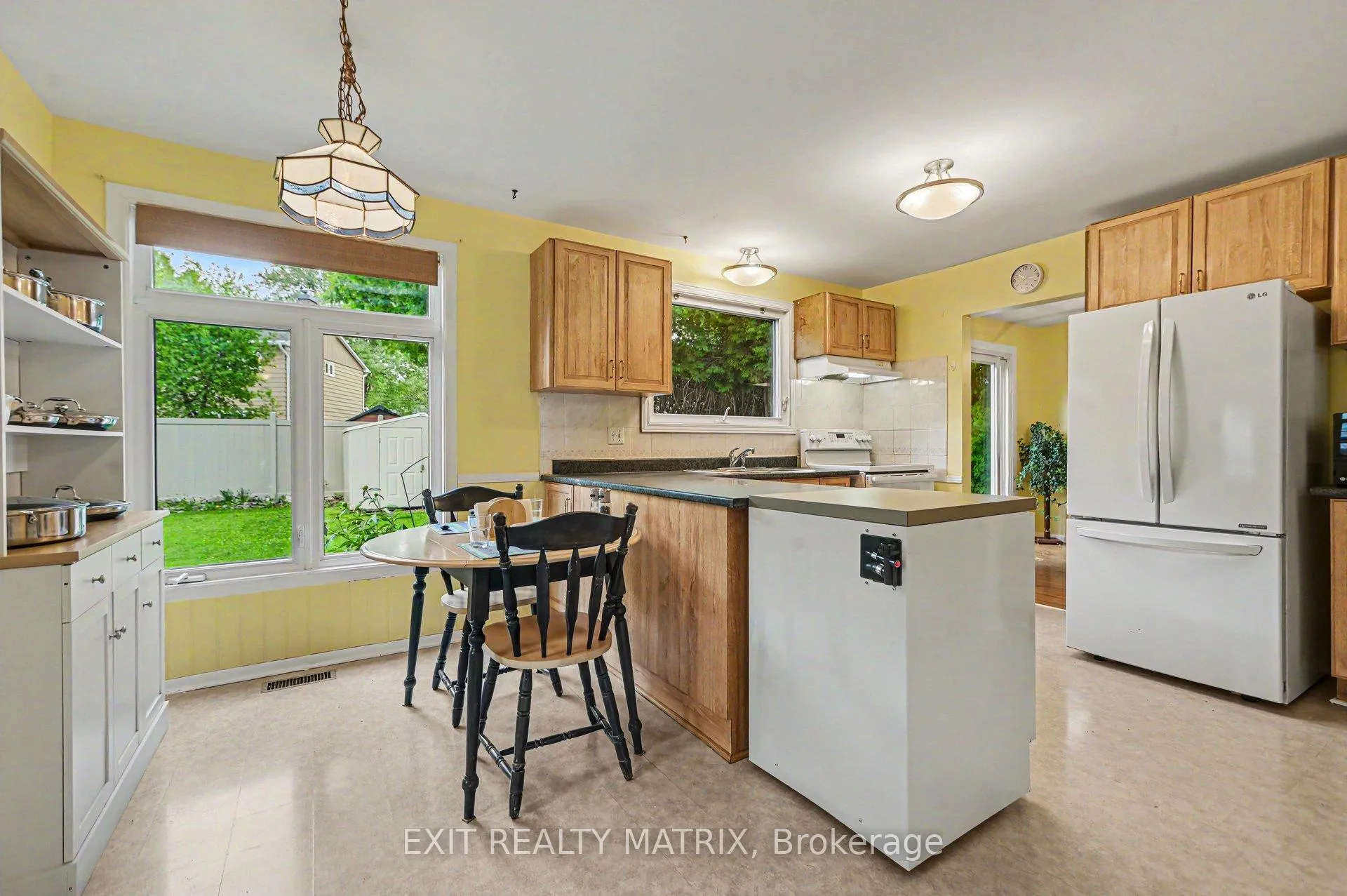 Photo 14 of 18 Highpark Crescent, Ottawa, Blackburn Hamlet — HOMEH