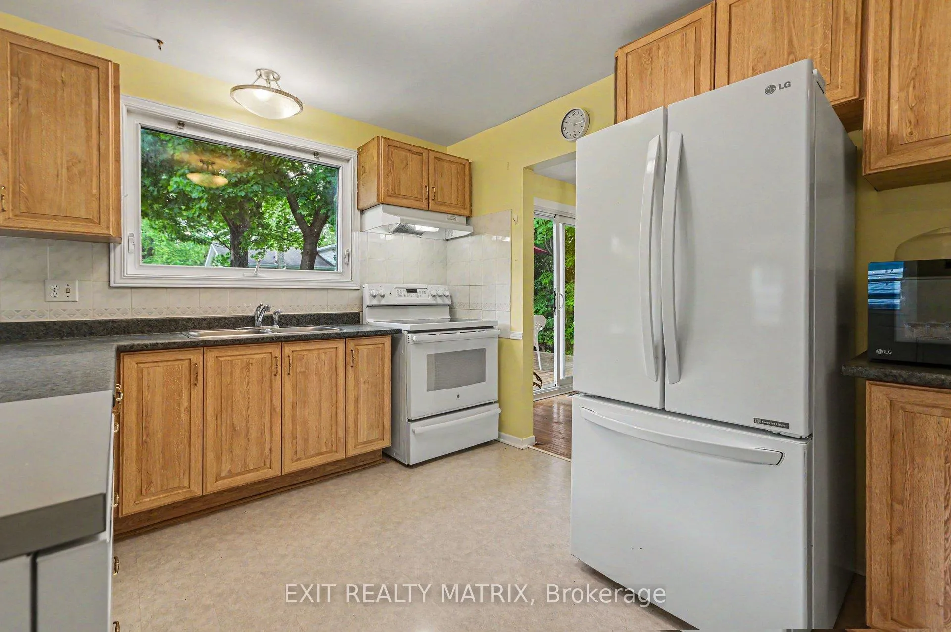 Photo 15 of 18 Highpark Crescent, Ottawa, Blackburn Hamlet — HOMEH