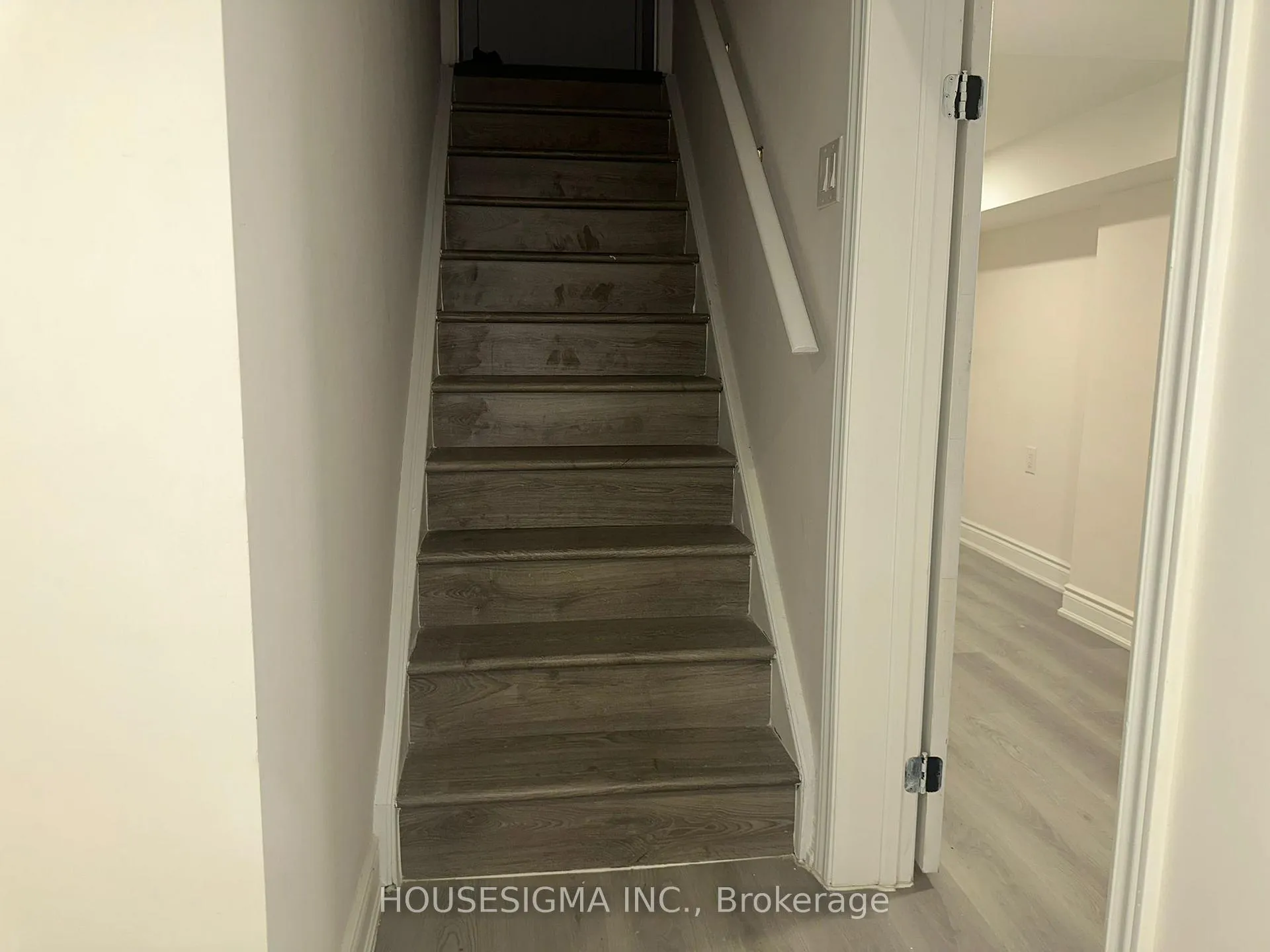 Photo 5 of Unit Basement, 11 Pine Landing Trail, Brampton, Sandringham-Wellington — HOMEH