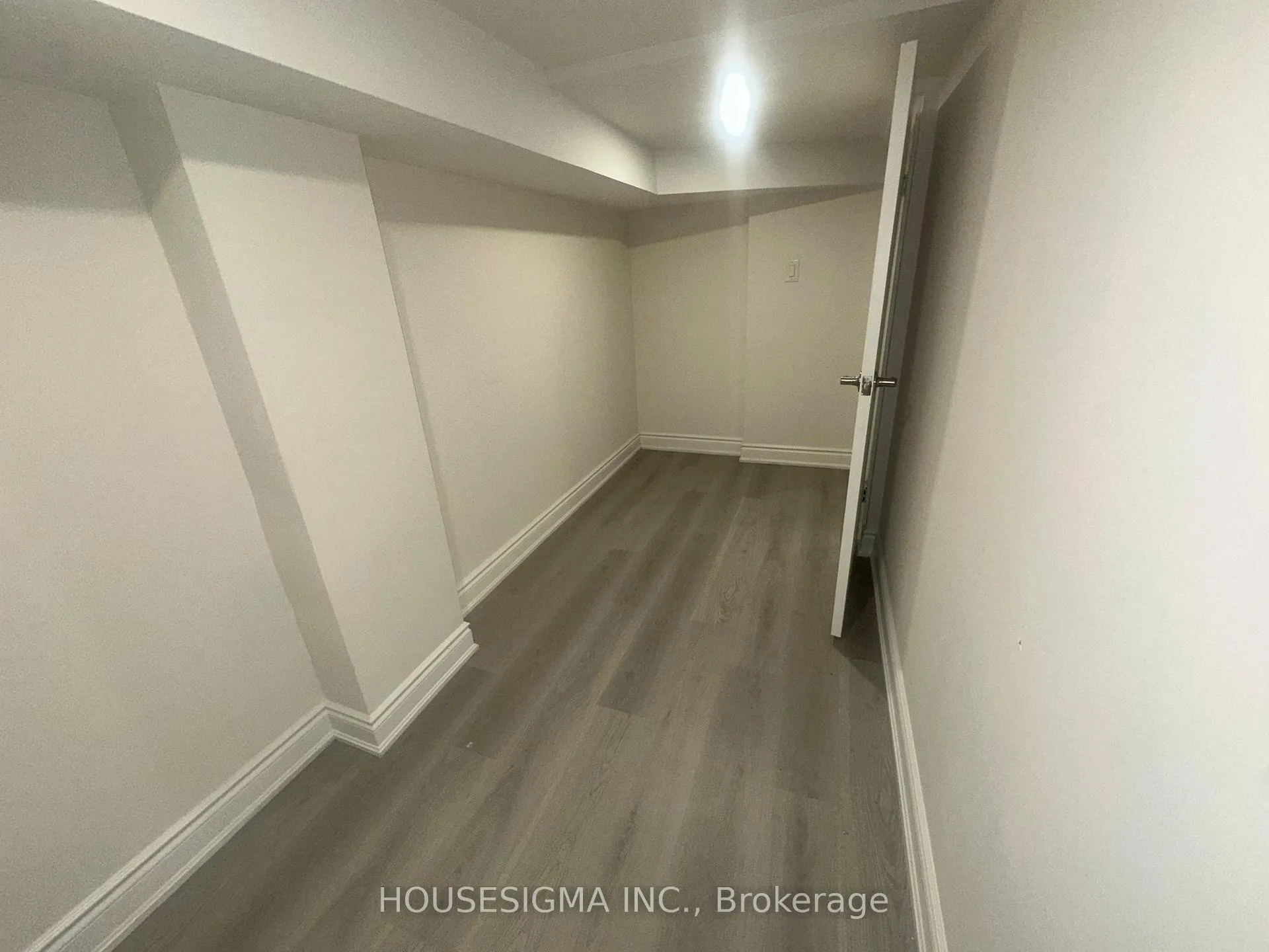 Photo 22 of Unit Basement, 11 Pine Landing Trail, Brampton, Sandringham-Wellington — HOMEH