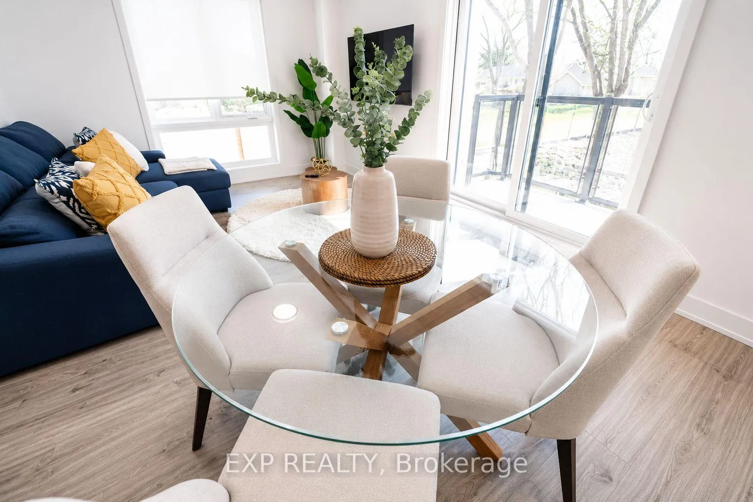 Photo 4 of Unit 206, 6065 Mcleod Road, Niagara Falls, Arad/Fallsview — HOMEH
