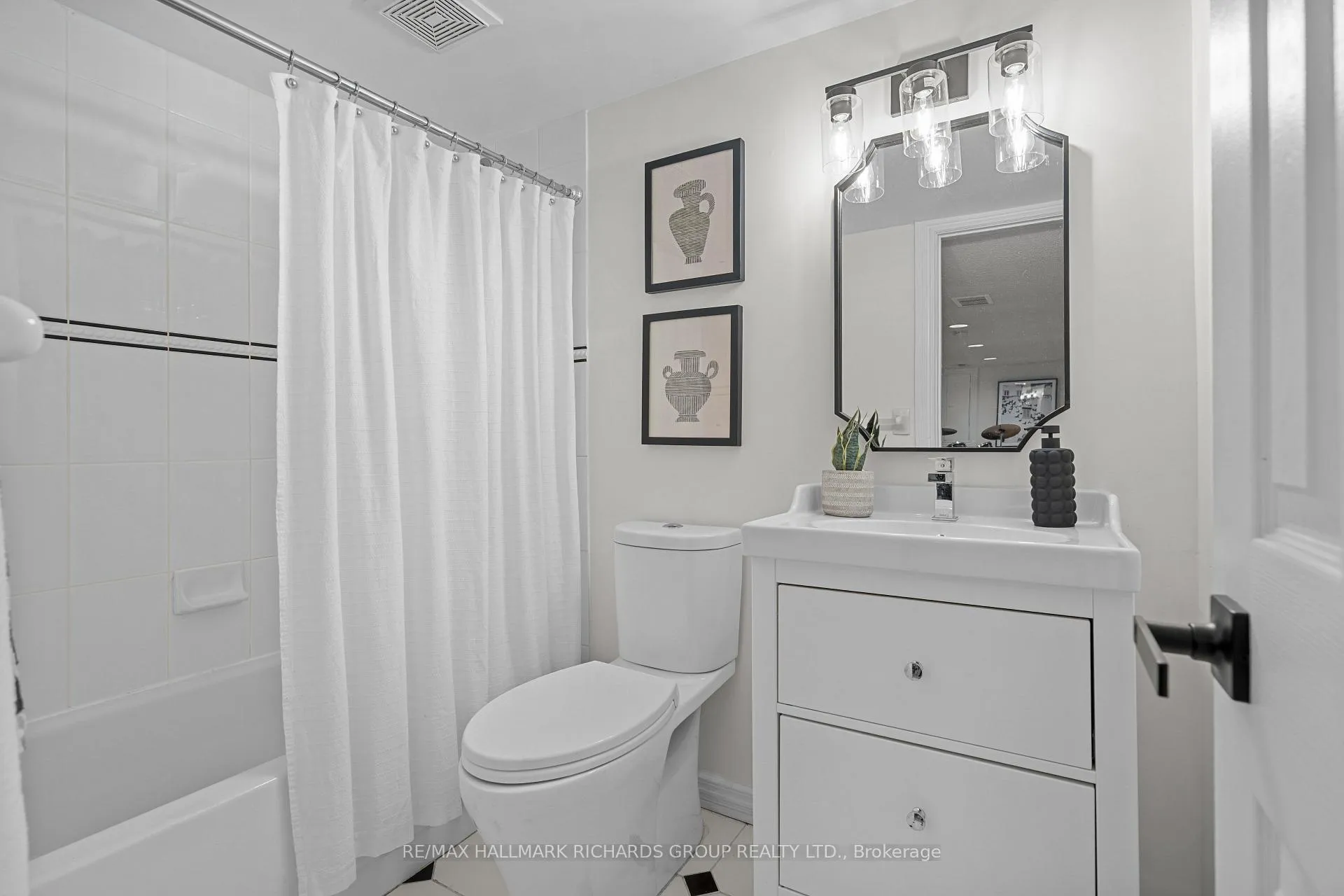 Photo 27 of 180 Willow Avenue, Toronto, The Beaches — HOMEH