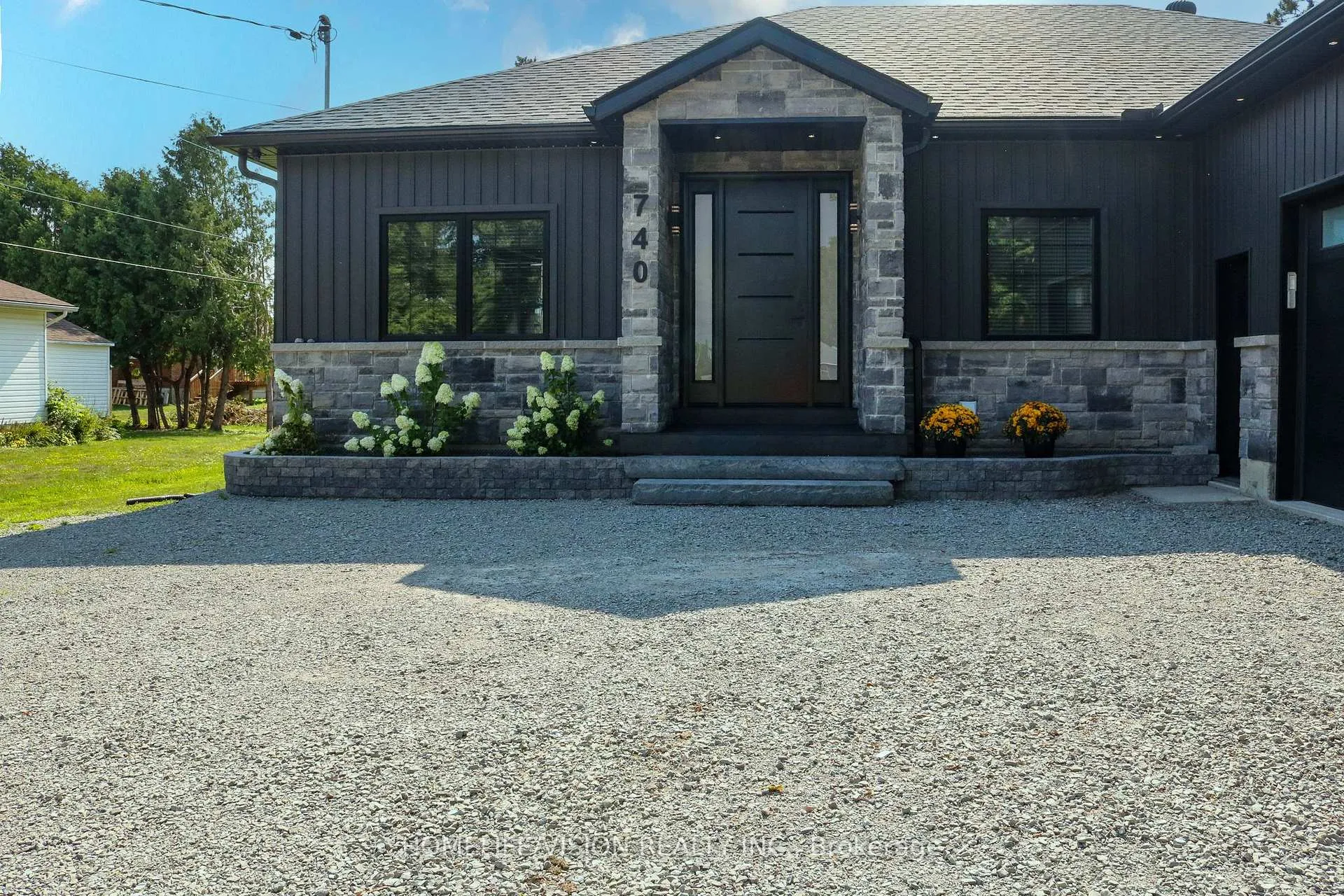 Photo 2 of 740 Midland Avenue, Tay, Port McNicoll — HOMEH