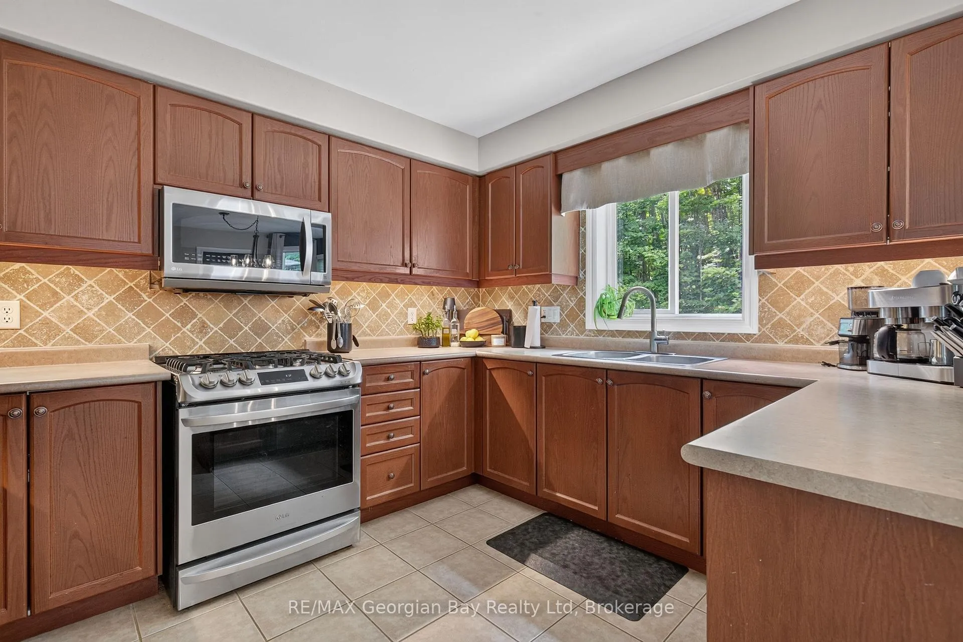 Photo 8 of 400 Keller Drive, Midland — HOMEH