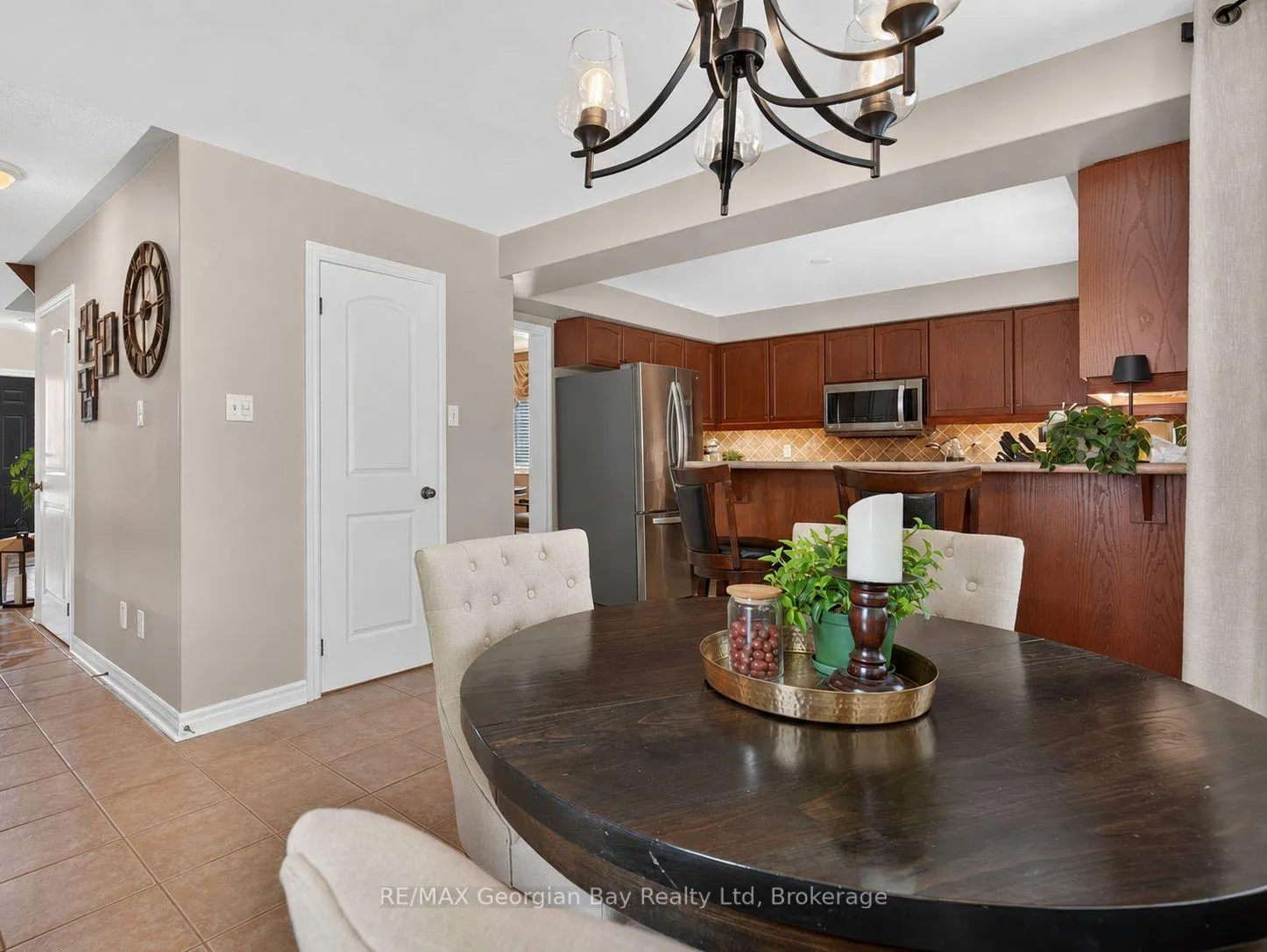 Photo 11 of 400 Keller Drive, Midland — HOMEH