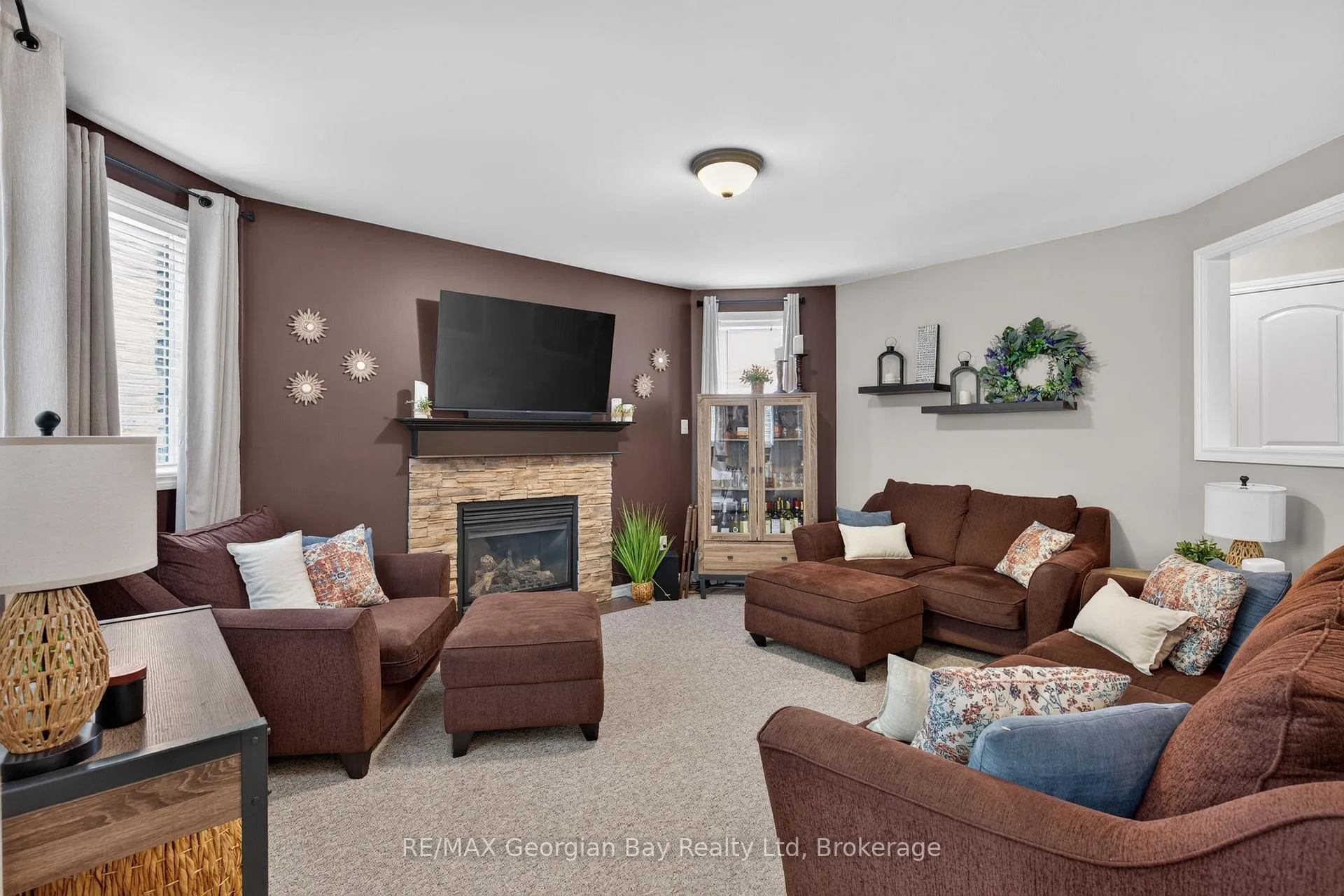 Photo 14 of 400 Keller Drive, Midland — HOMEH