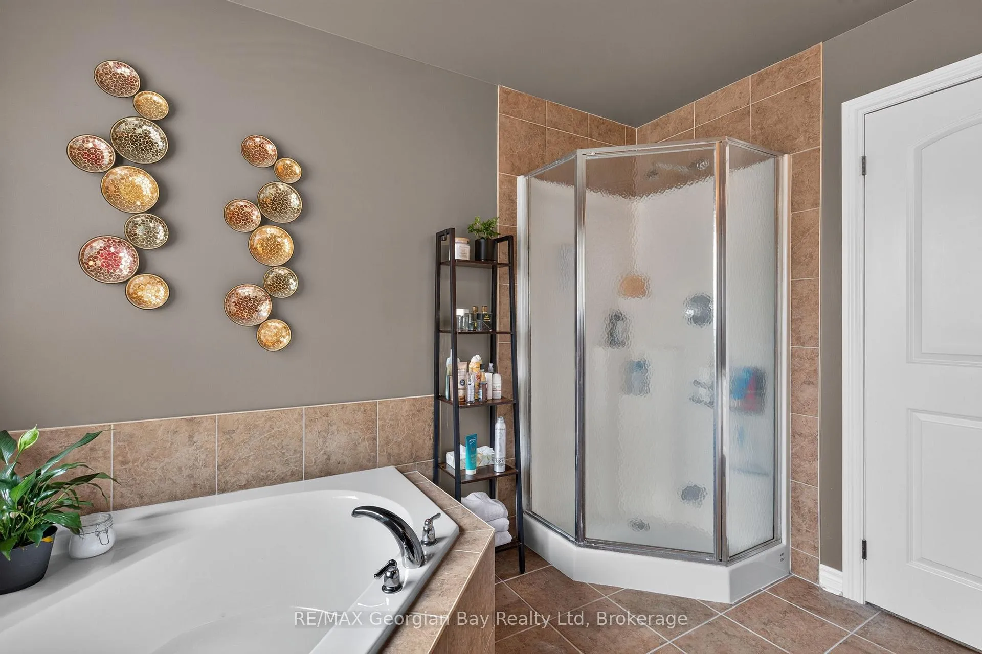 Photo 23 of 400 Keller Drive, Midland — HOMEH