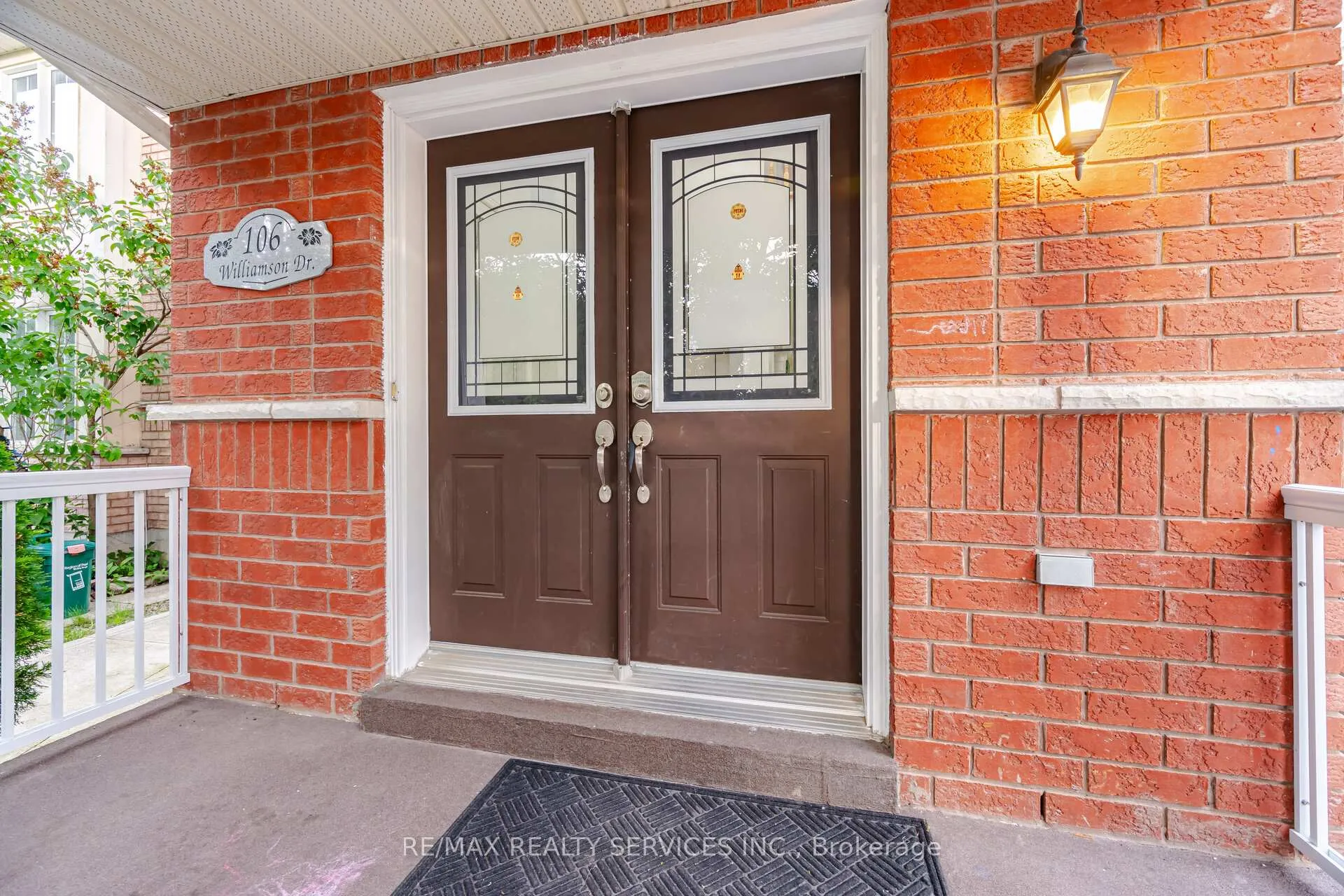 Photo 3 of 106 Williamson Drive, Brampton, Fletcher's Meadow — HOMEH