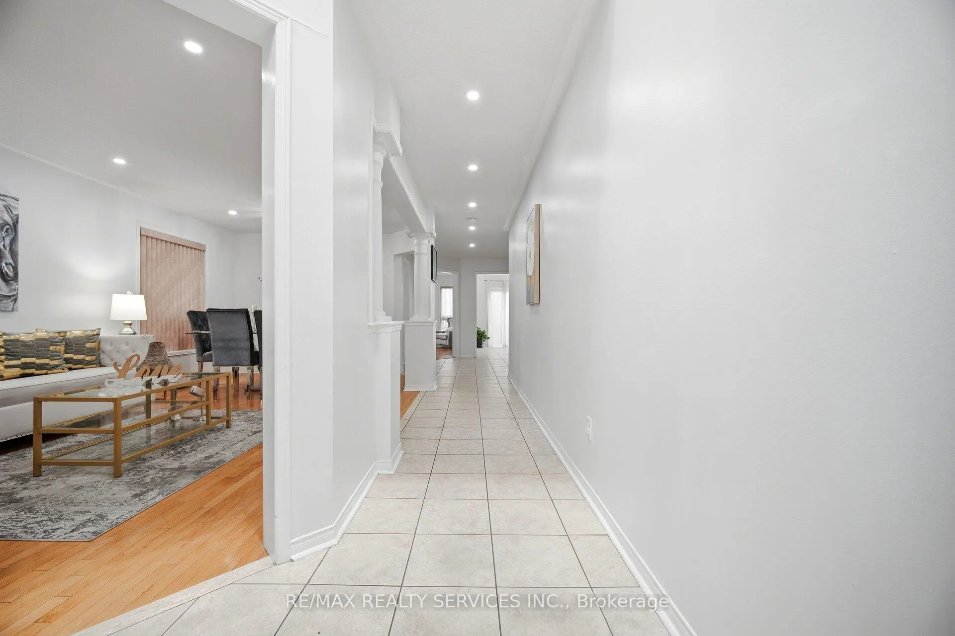 Photo 5 of 106 Williamson Drive, Brampton, Fletcher's Meadow — HOMEH
