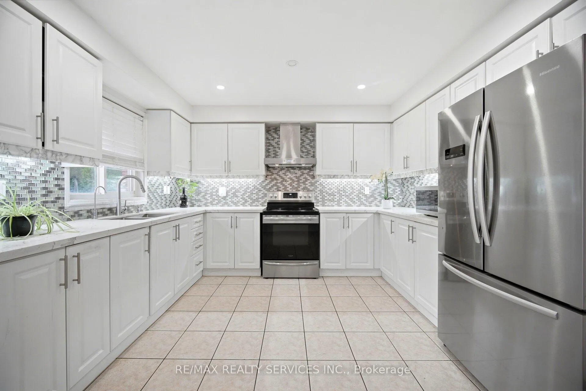 Photo 12 of 106 Williamson Drive, Brampton, Fletcher's Meadow — HOMEH