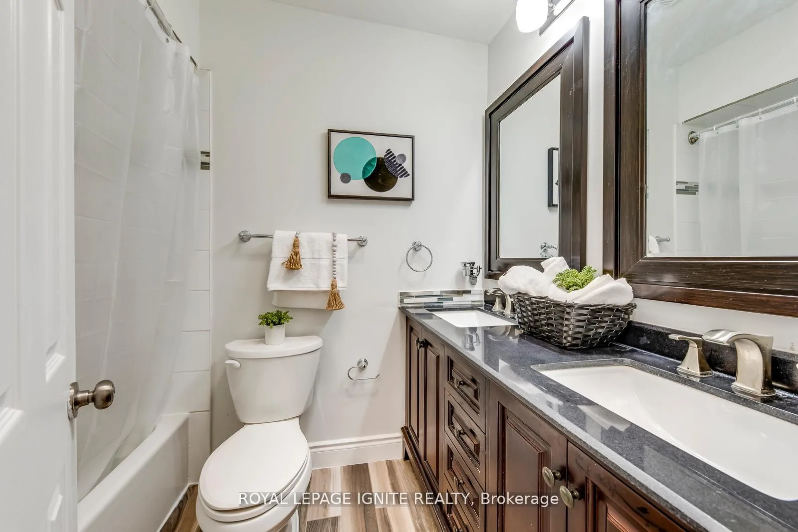 Photo 24 of Unit 4, 10 Leith Hill Road, North York, Don Valley Village — HOMEH