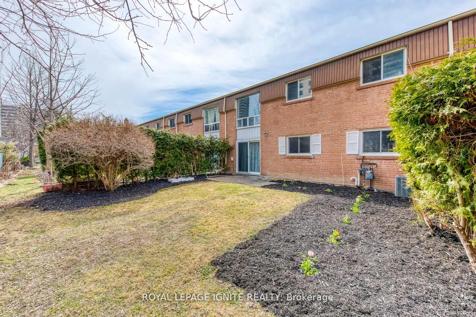 Photo 28 of Unit 4, 10 Leith Hill Road, North York, Don Valley Village — HOMEH