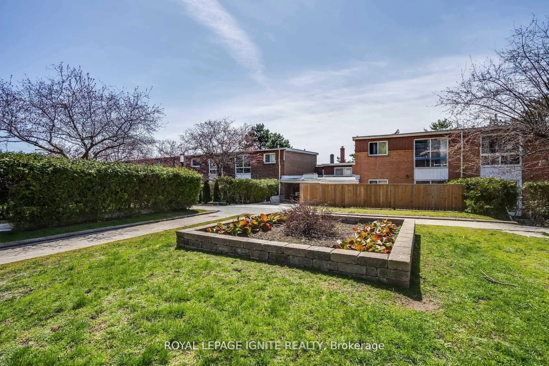 Photo 37 of Unit 4, 10 Leith Hill Road, North York, Don Valley Village — HOMEH