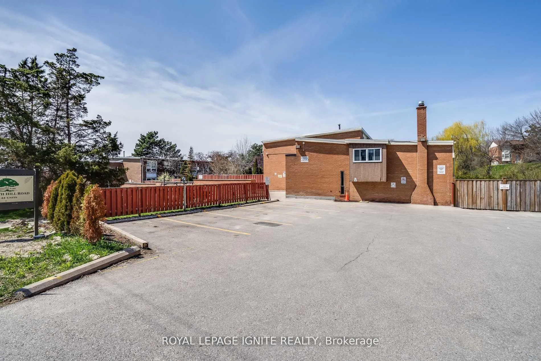 Photo 39 of Unit 4, 10 Leith Hill Road, North York, Don Valley Village — HOMEH