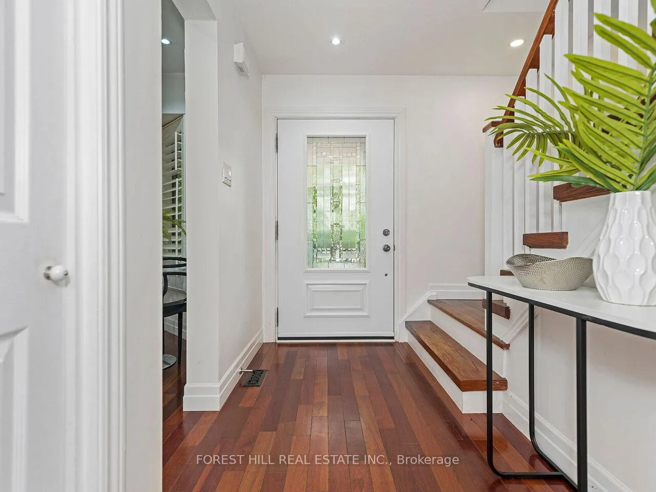 Photo 4 of 148 Chalmers Street, Oakville, Bronte — HOMEH
