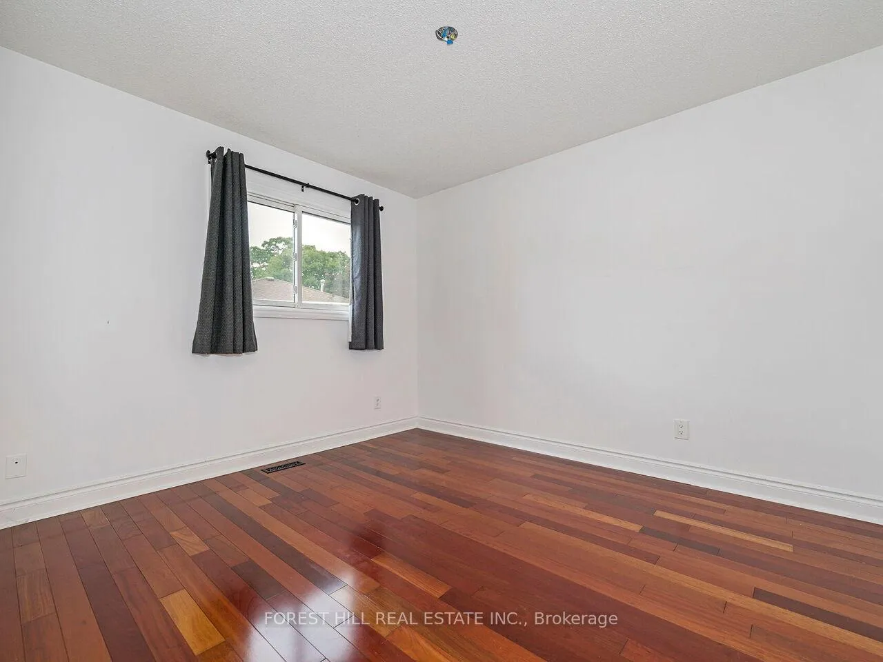 Photo 18 of 148 Chalmers Street, Oakville, Bronte — HOMEH