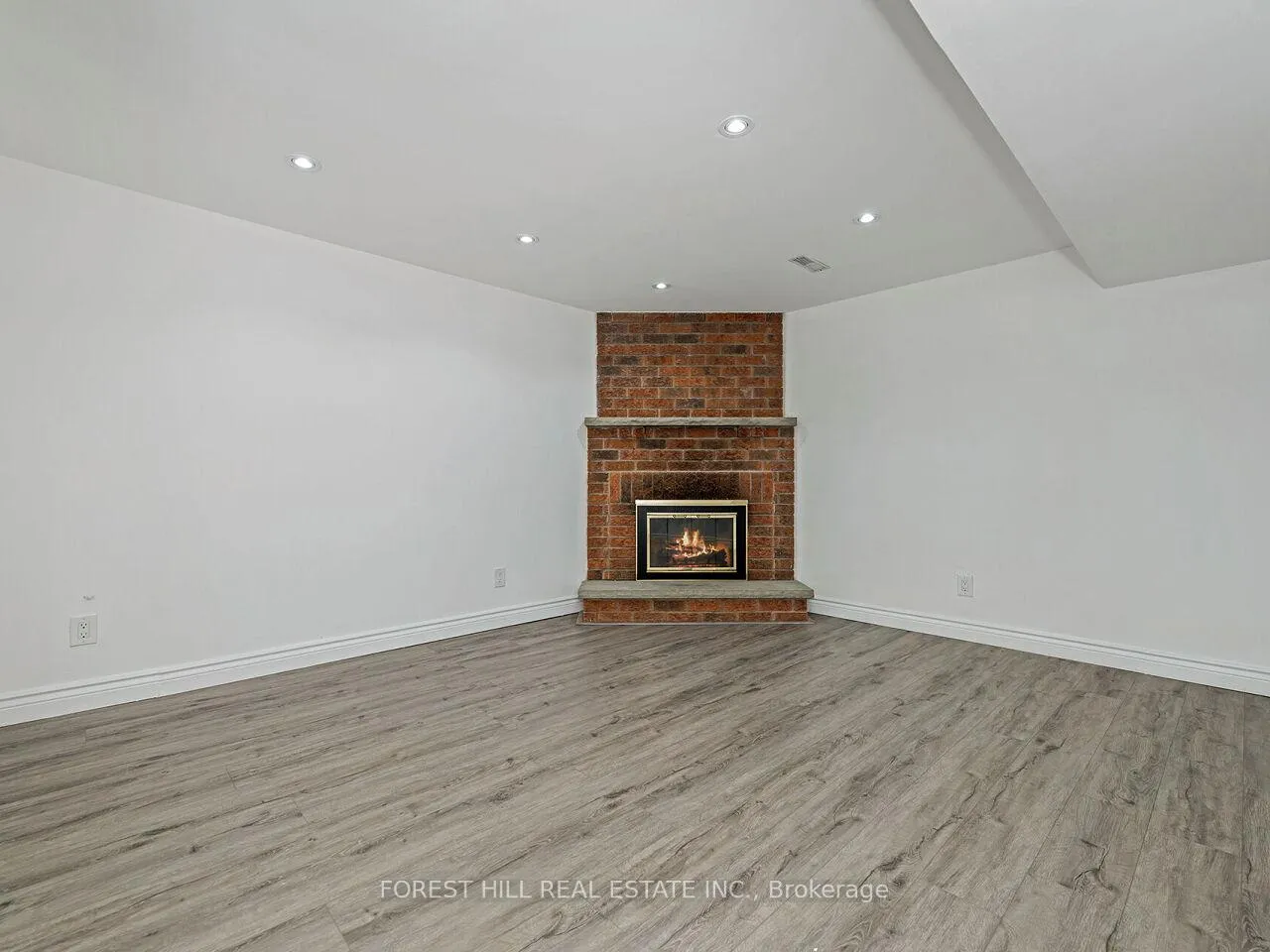 Photo 24 of 148 Chalmers Street, Oakville, Bronte — HOMEH