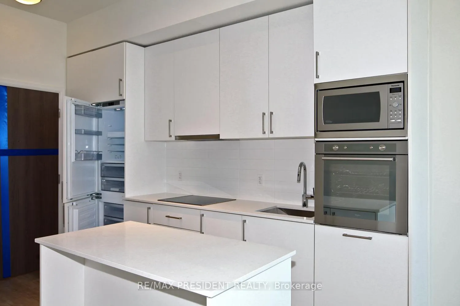 Photo 10 of Unit 404W, 27 Bathurst Street, Toronto, Waterfront Communities — HOMEH