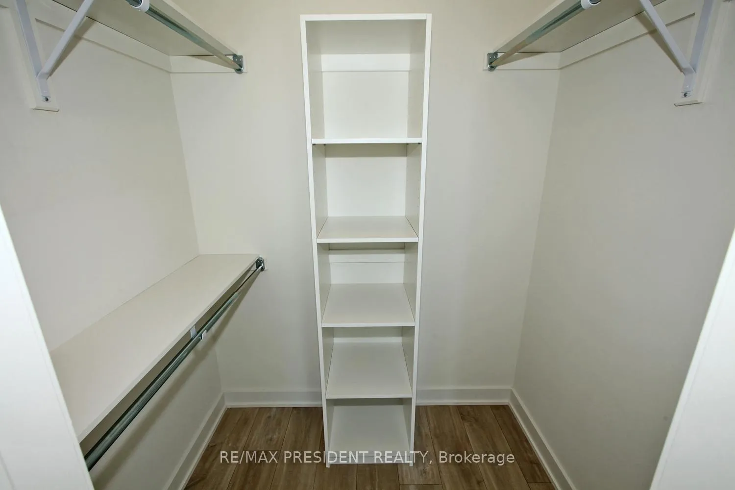Photo 14 of Unit 404W, 27 Bathurst Street, Toronto, Waterfront Communities — HOMEH