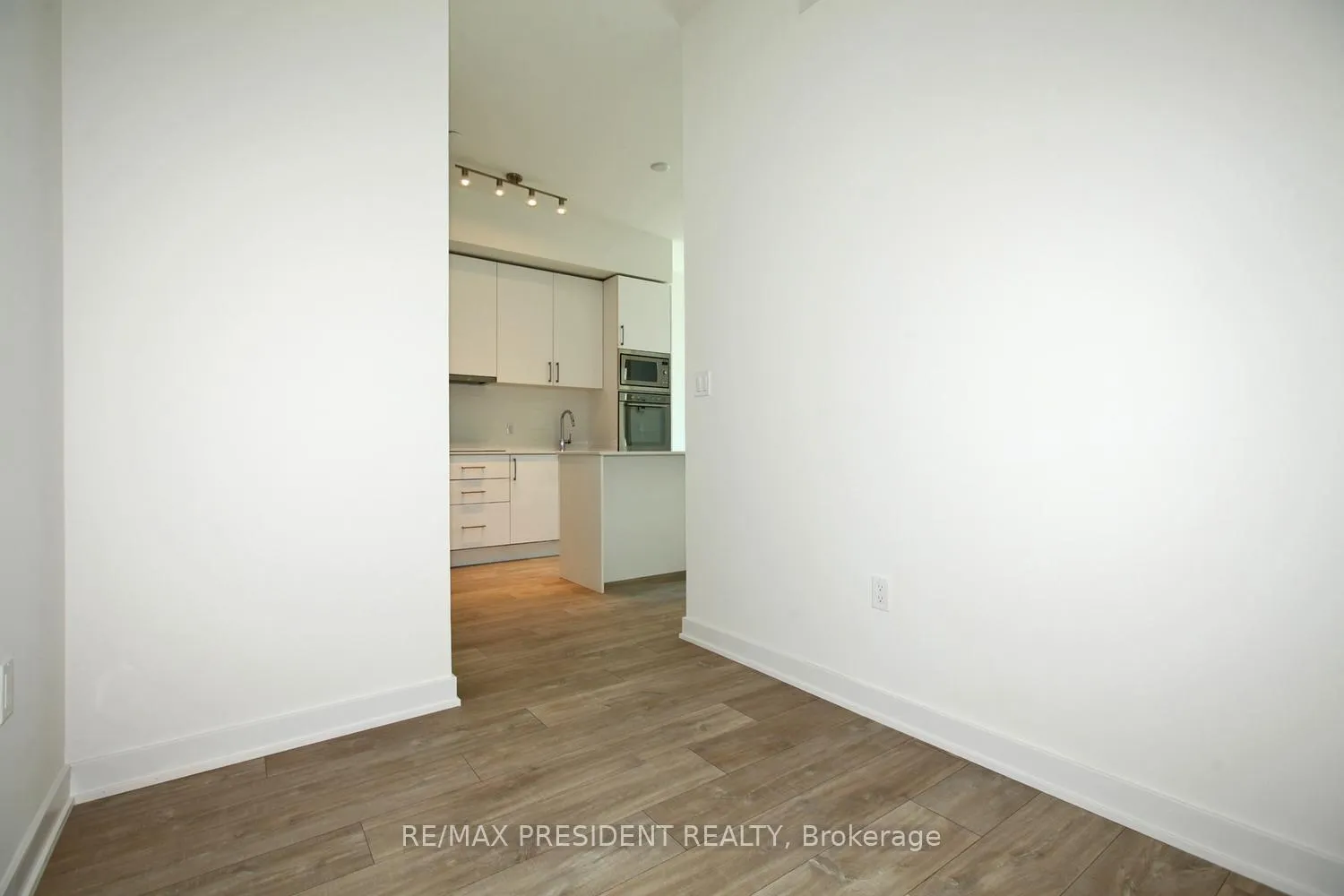 Photo 19 of Unit 404W, 27 Bathurst Street, Toronto, Waterfront Communities — HOMEH