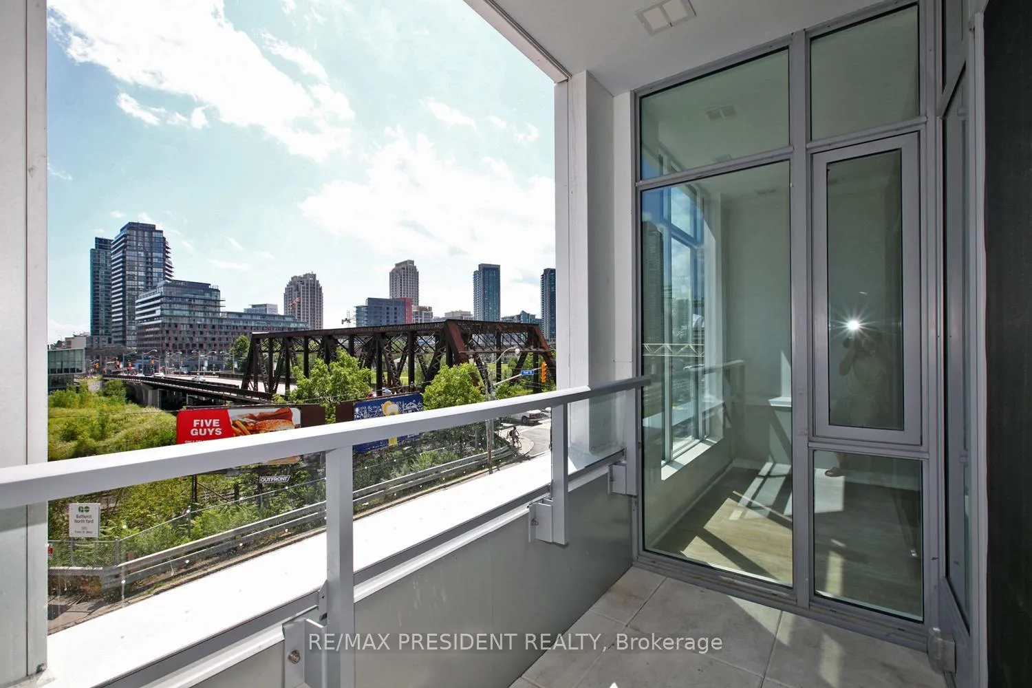 Photo 22 of Unit 404W, 27 Bathurst Street, Toronto, Waterfront Communities — HOMEH