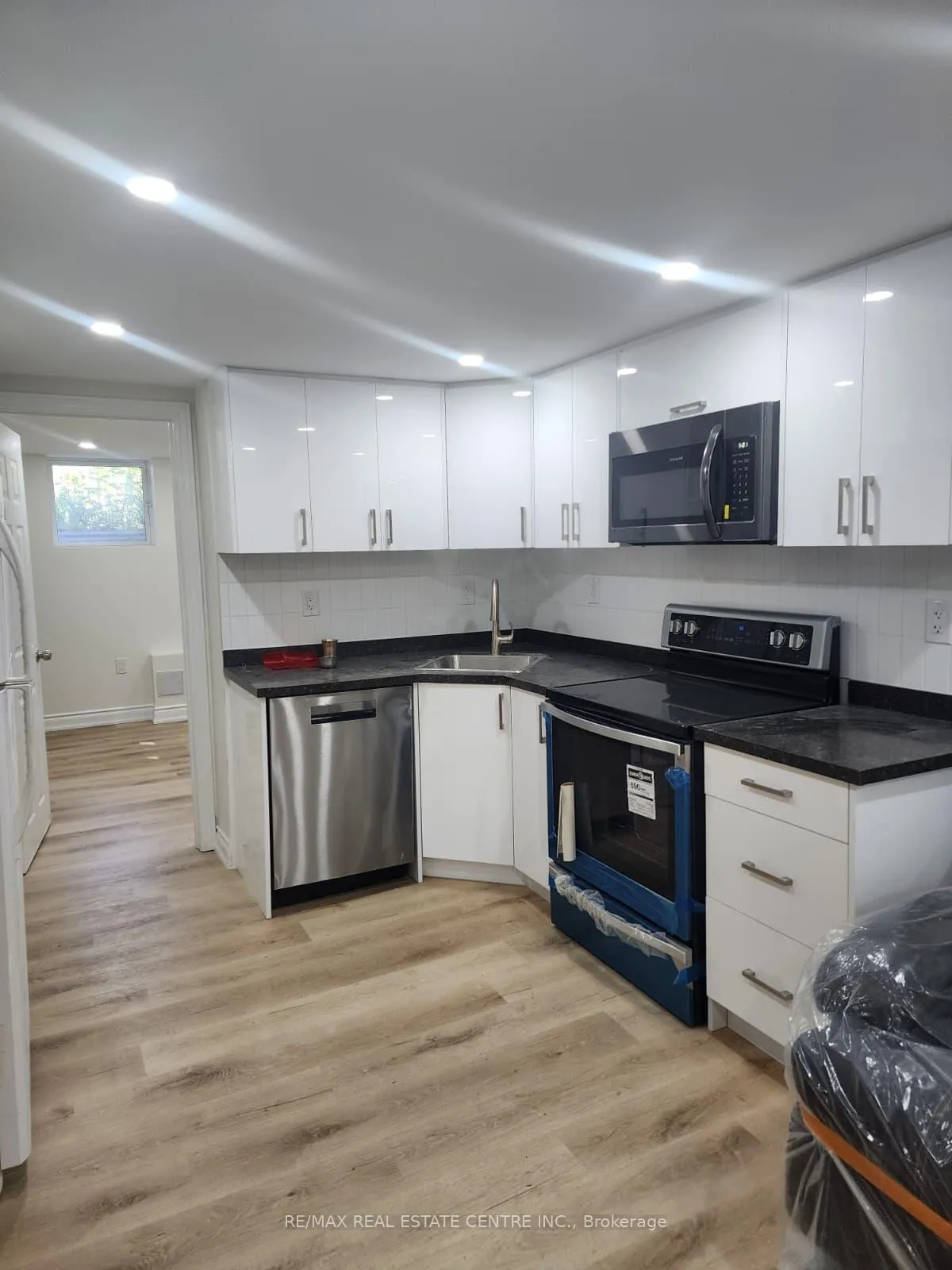 Photo 11 of Unit BASEMNET, 2361 Barclay Road, Burlington, Brant — HOMEH