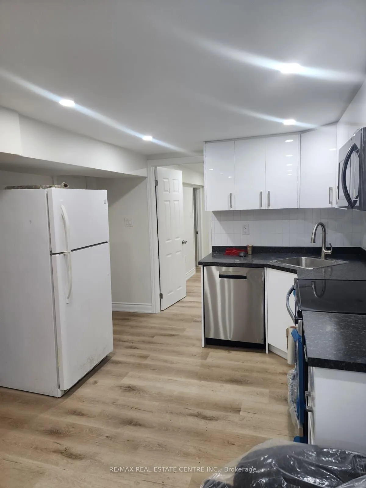Photo 5 of Unit BASEMNET, 2361 Barclay Road, Burlington, Brant — HOMEH