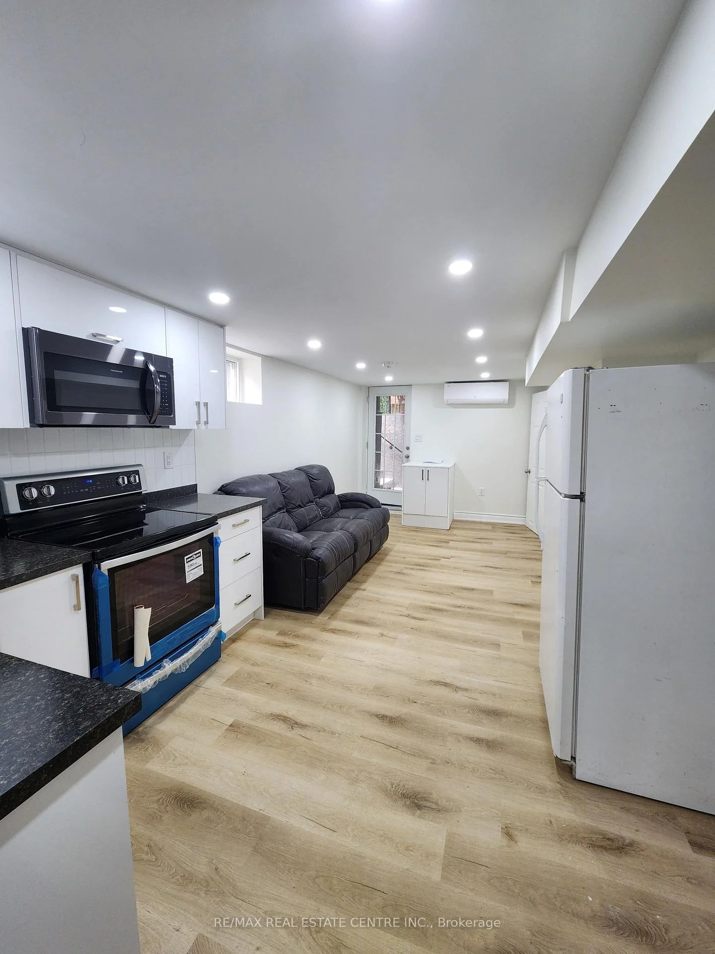 Photo 3 of Unit BASEMNET, 2361 Barclay Road, Burlington, Brant — HOMEH