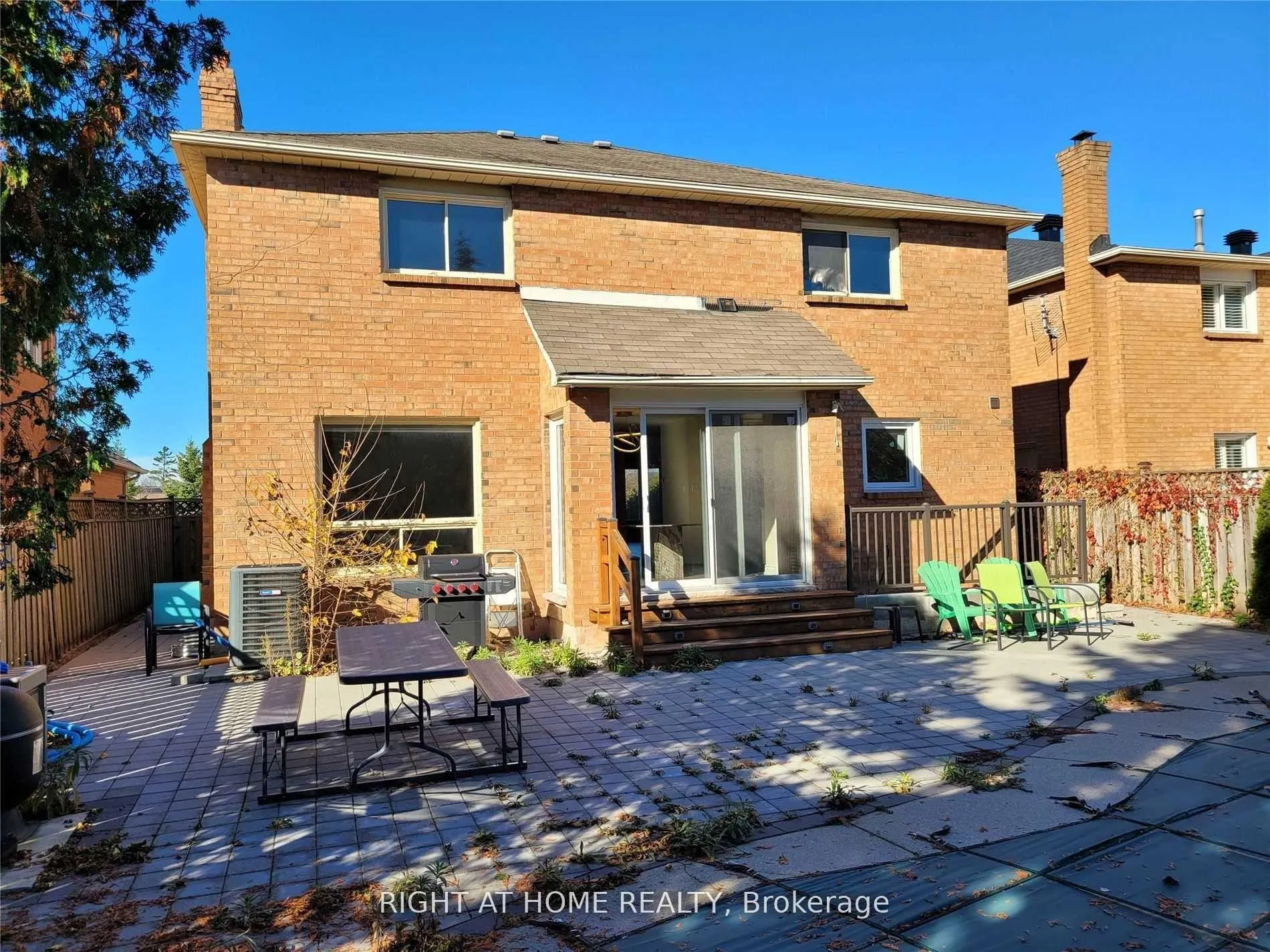 Photo 2 of Unit Basement, 1080 Glenashton Drive, Oakville, Wedgewood Creek — HOMEH