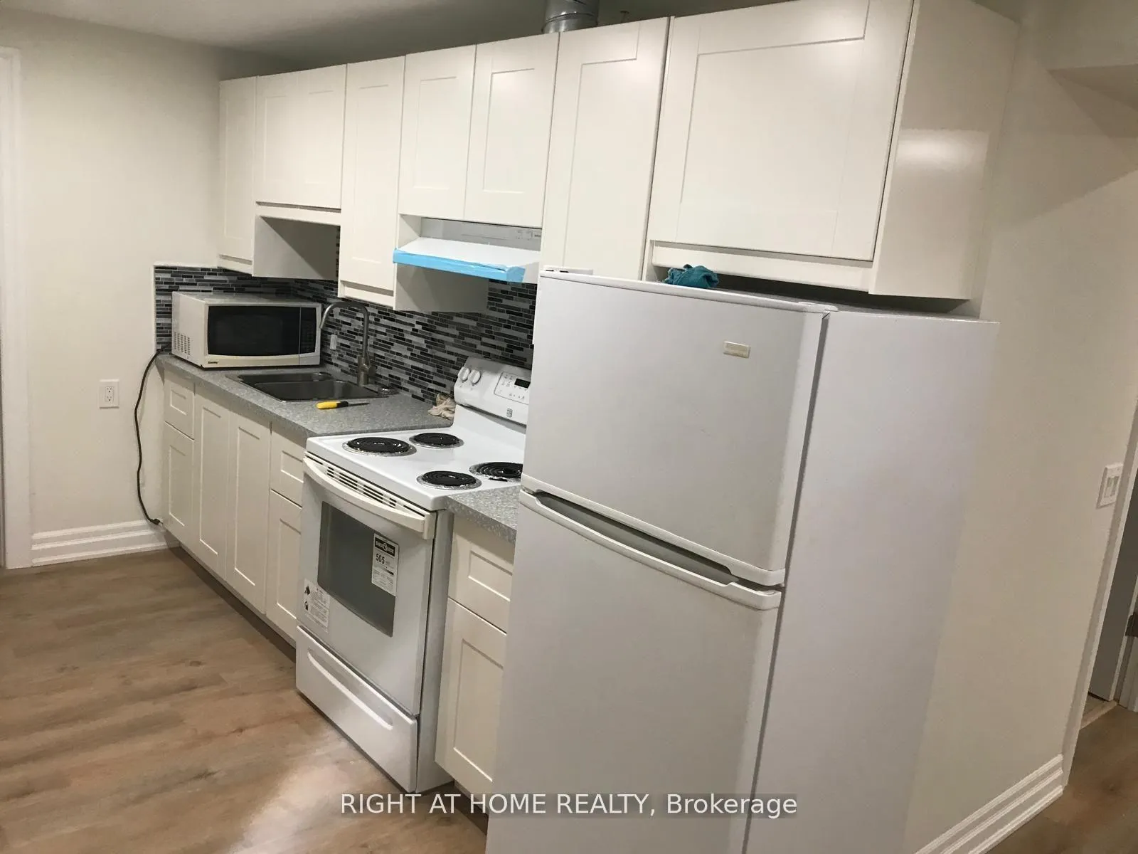 Photo 5 of Unit Basement, 1080 Glenashton Drive, Oakville, Wedgewood Creek — HOMEH