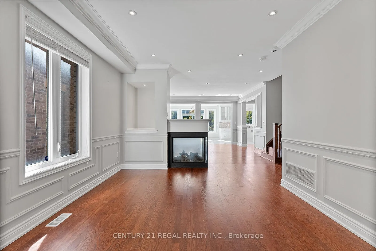 Photo 4 of 145 Roy Harper Avenue, Aurora, Rural Aurora — HOMEH