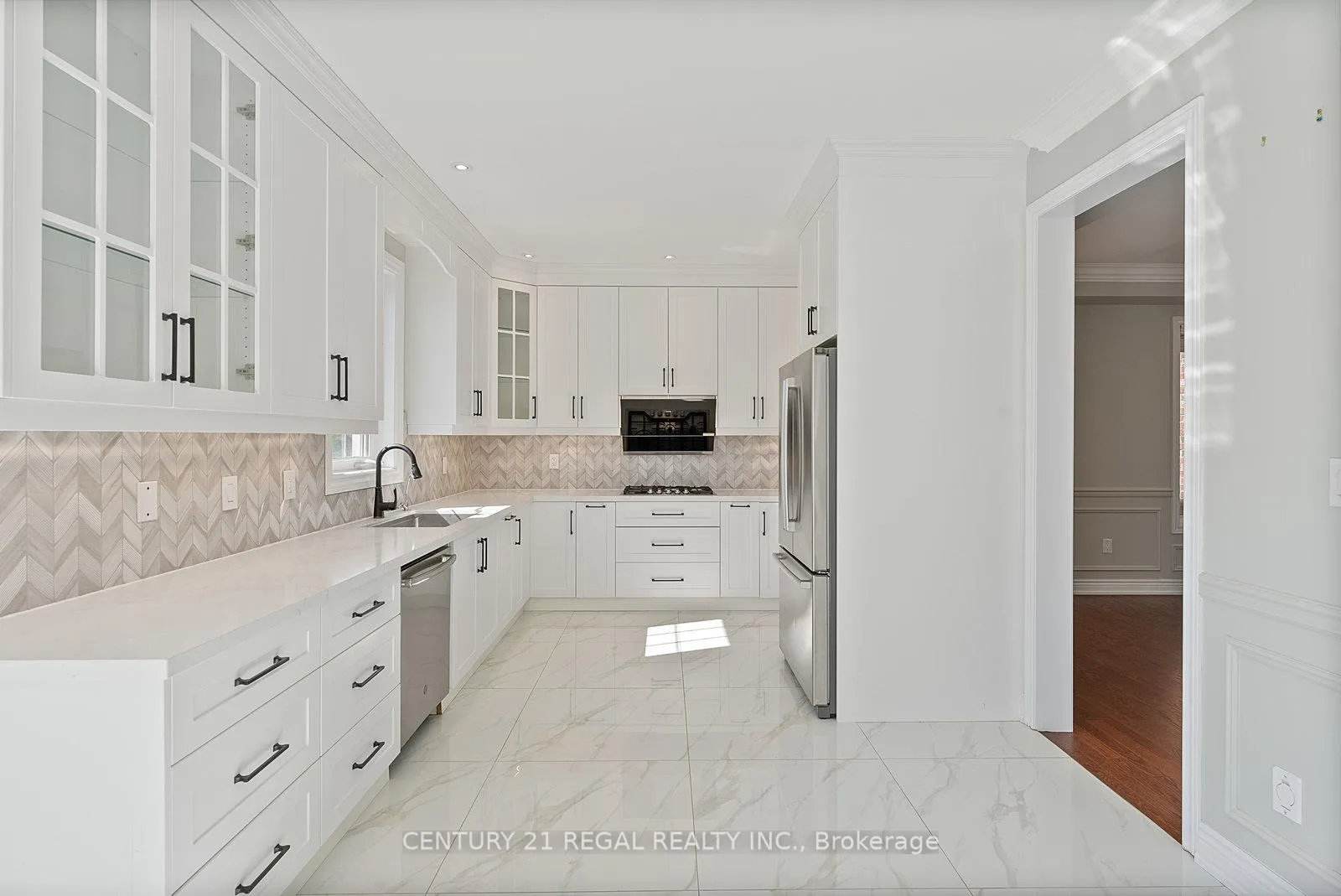 Photo 7 of 145 Roy Harper Avenue, Aurora, Rural Aurora — HOMEH