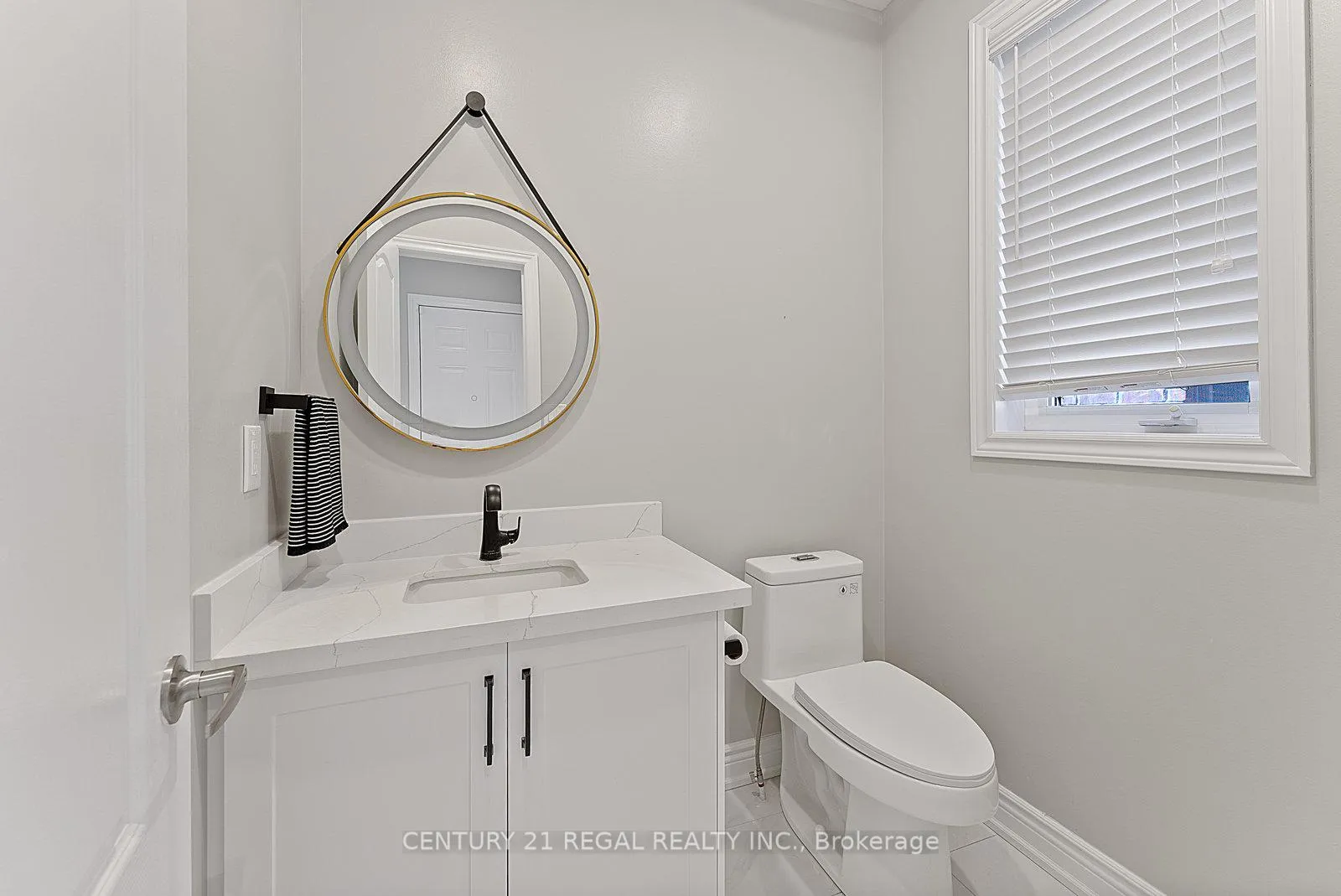 Photo 11 of 145 Roy Harper Avenue, Aurora, Rural Aurora — HOMEH