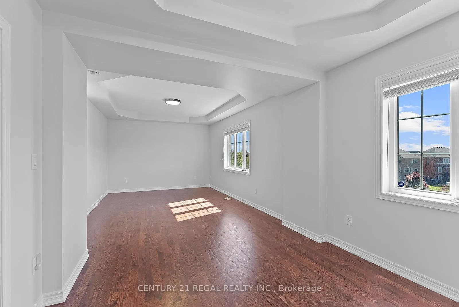Photo 14 of 145 Roy Harper Avenue, Aurora, Rural Aurora — HOMEH