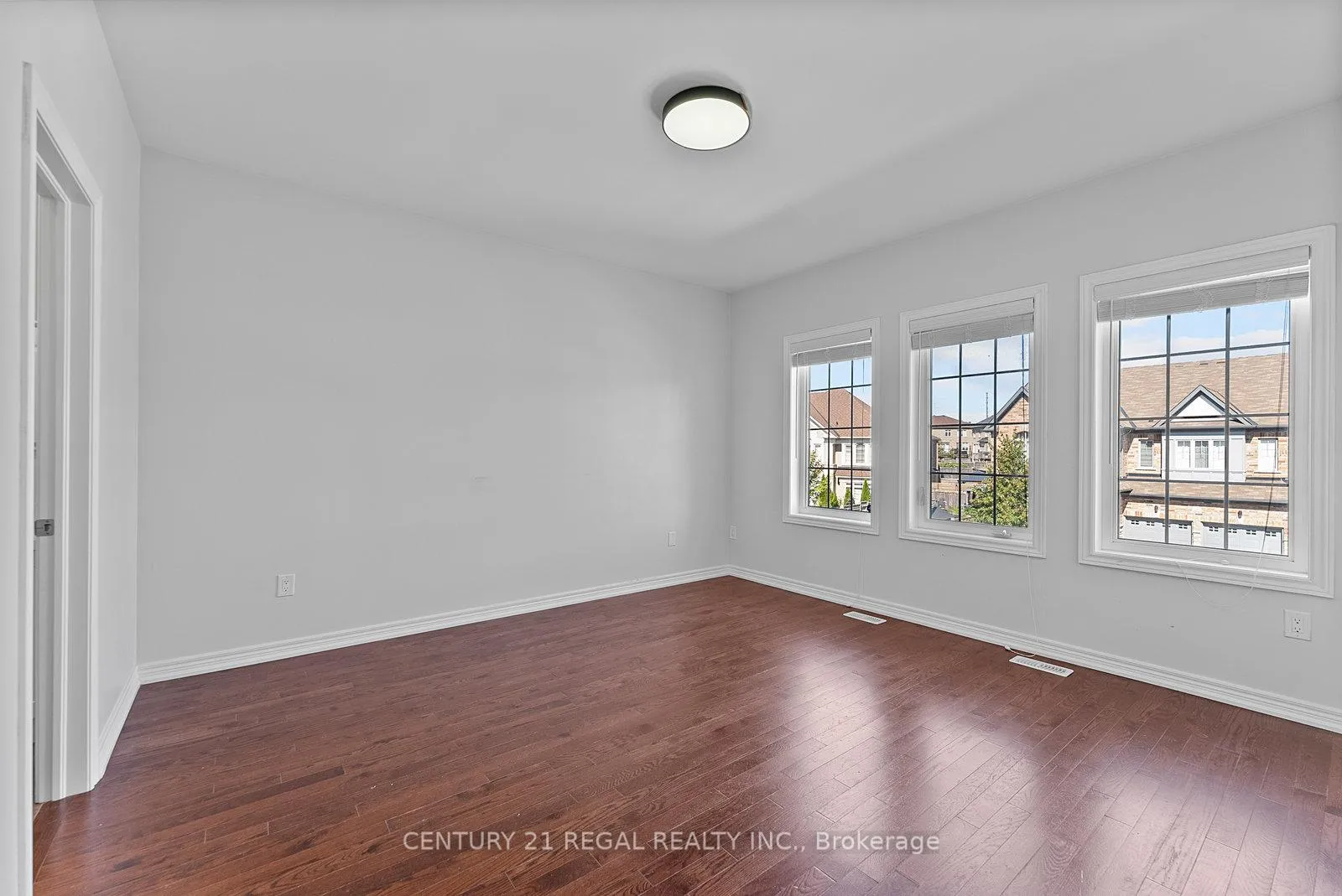 Photo 18 of 145 Roy Harper Avenue, Aurora, Rural Aurora — HOMEH