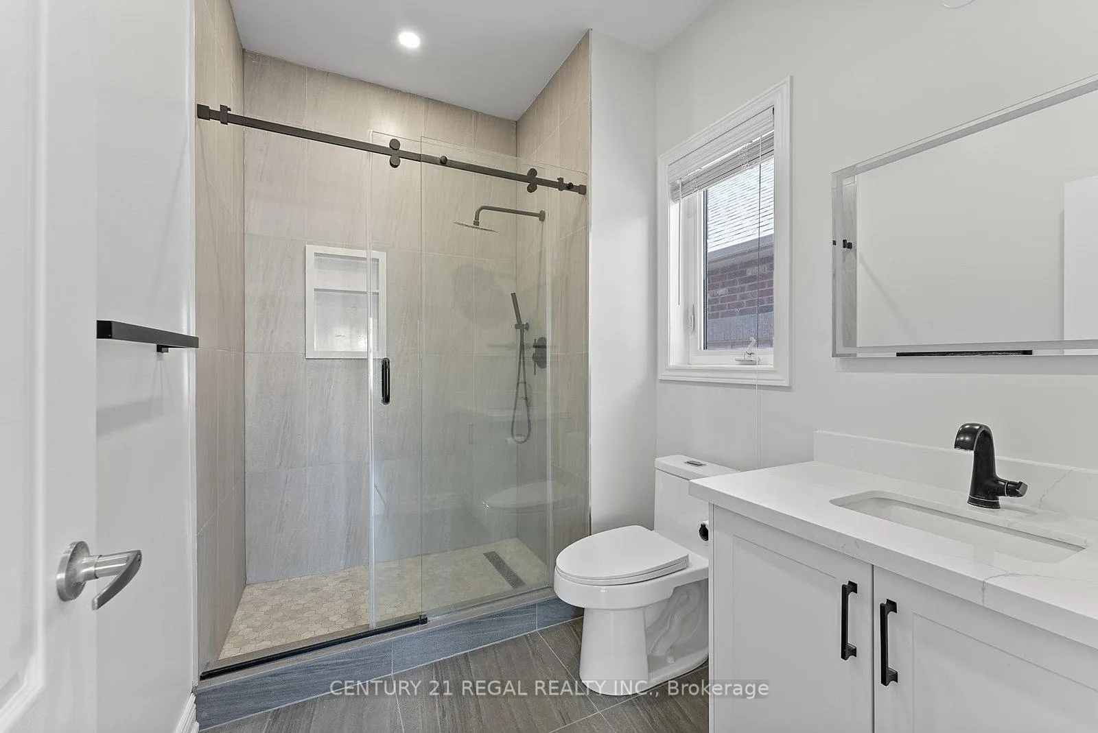 Photo 19 of 145 Roy Harper Avenue, Aurora, Rural Aurora — HOMEH