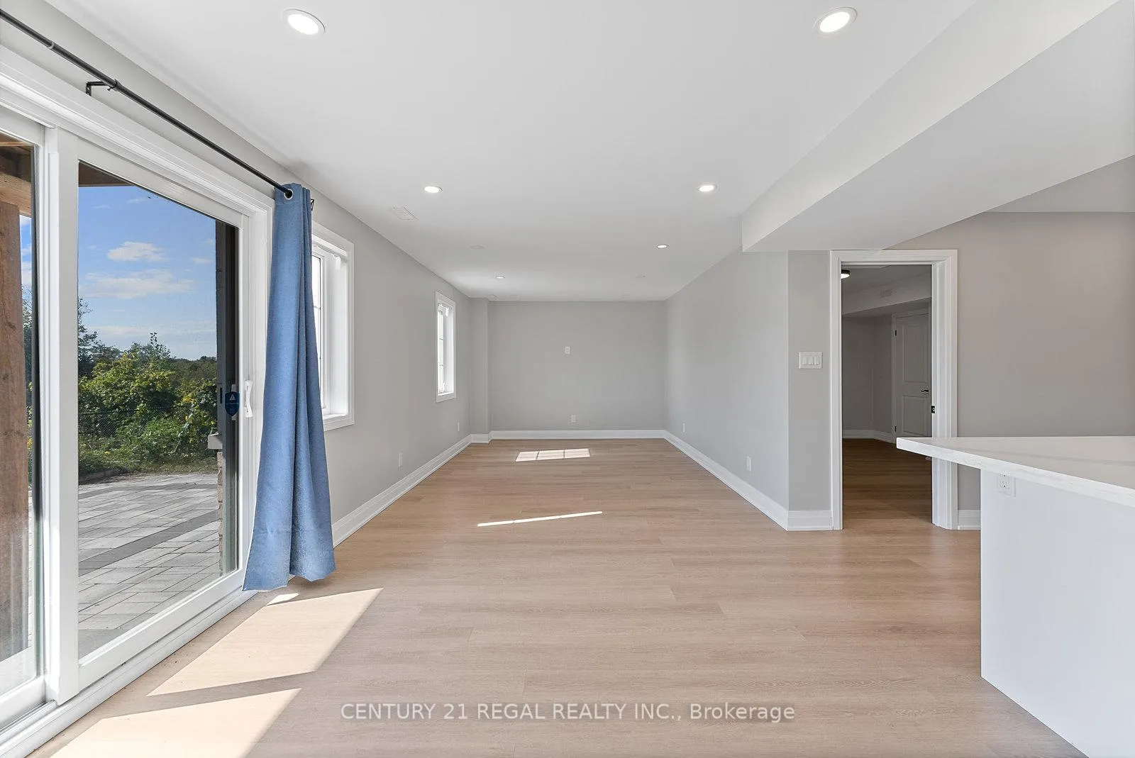 Photo 23 of 145 Roy Harper Avenue, Aurora, Rural Aurora — HOMEH