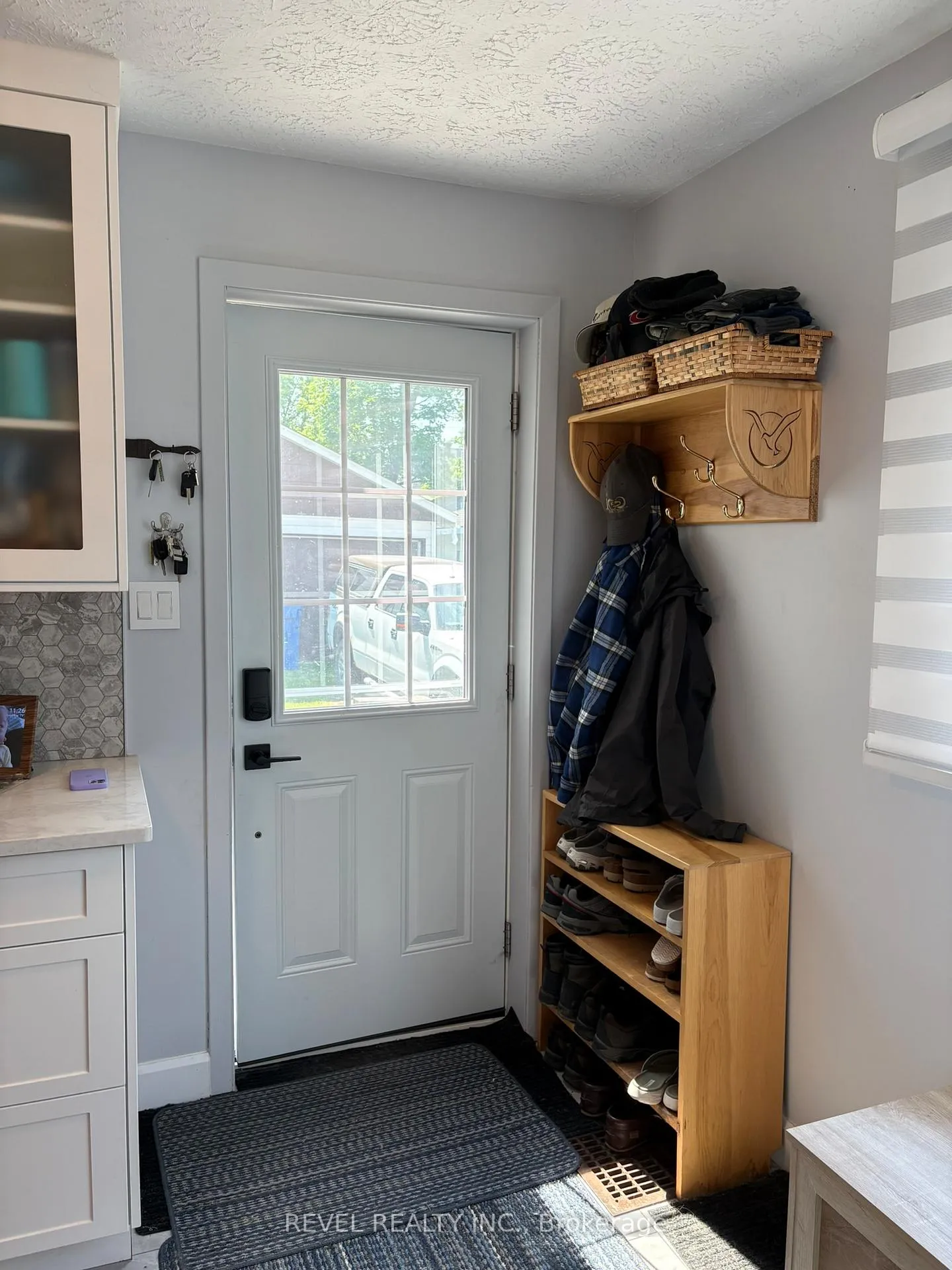 Photo 3 of 36 Stewart Avenue, Kapuskasing — HOMEH