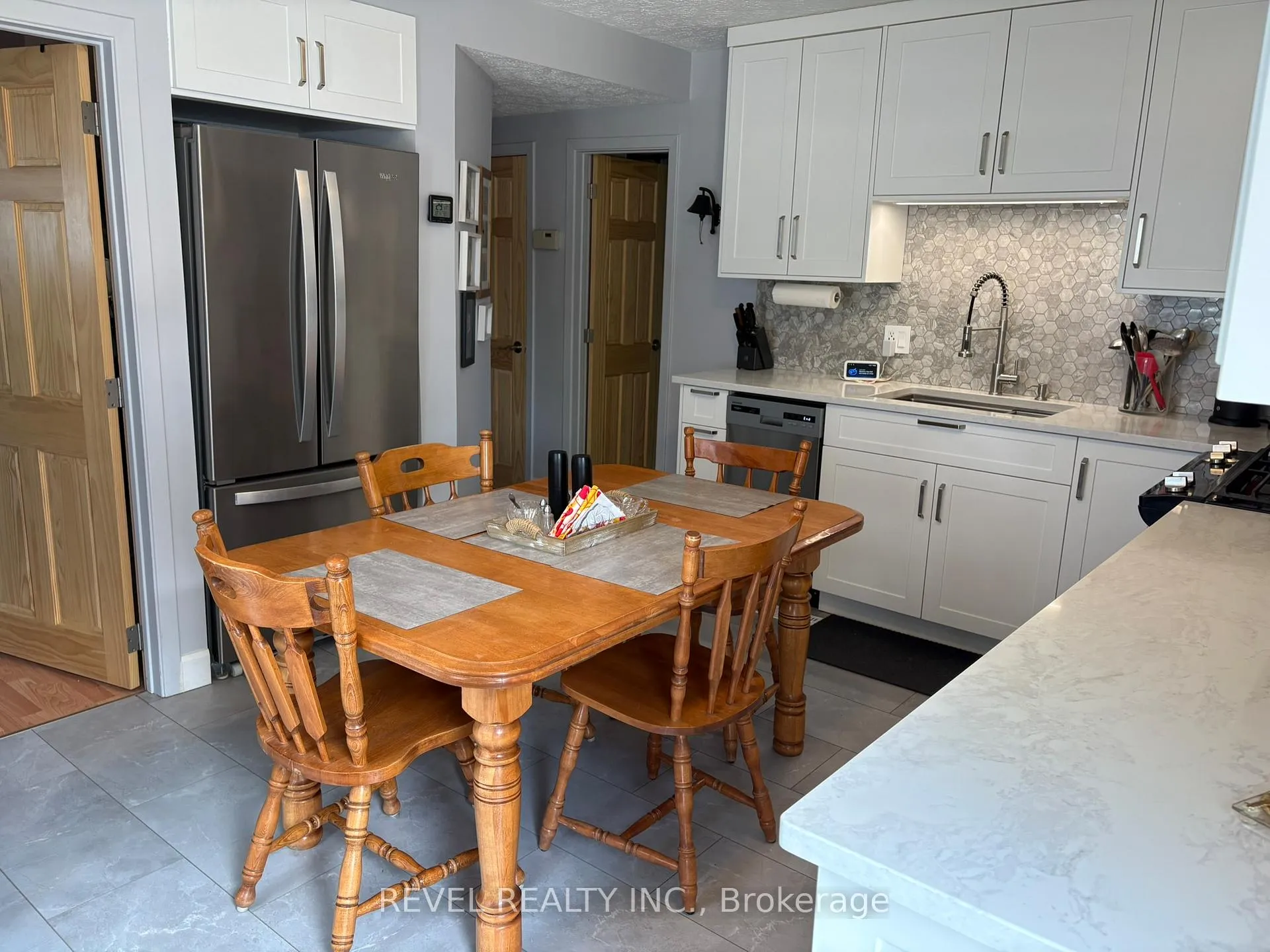 Photo 4 of 36 Stewart Avenue, Kapuskasing — HOMEH