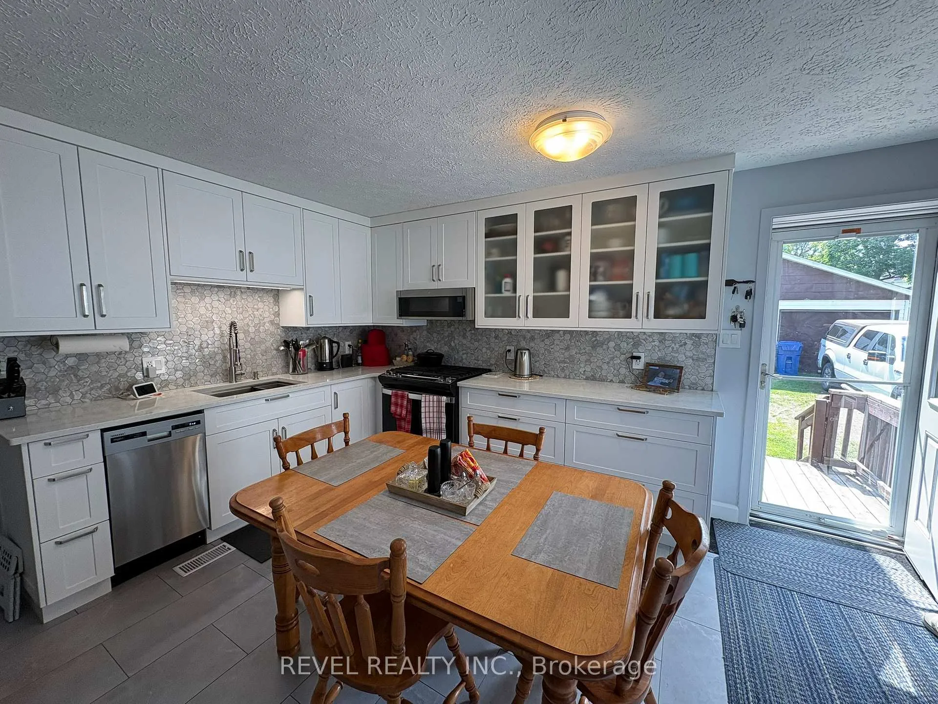 Photo 5 of 36 Stewart Avenue, Kapuskasing — HOMEH