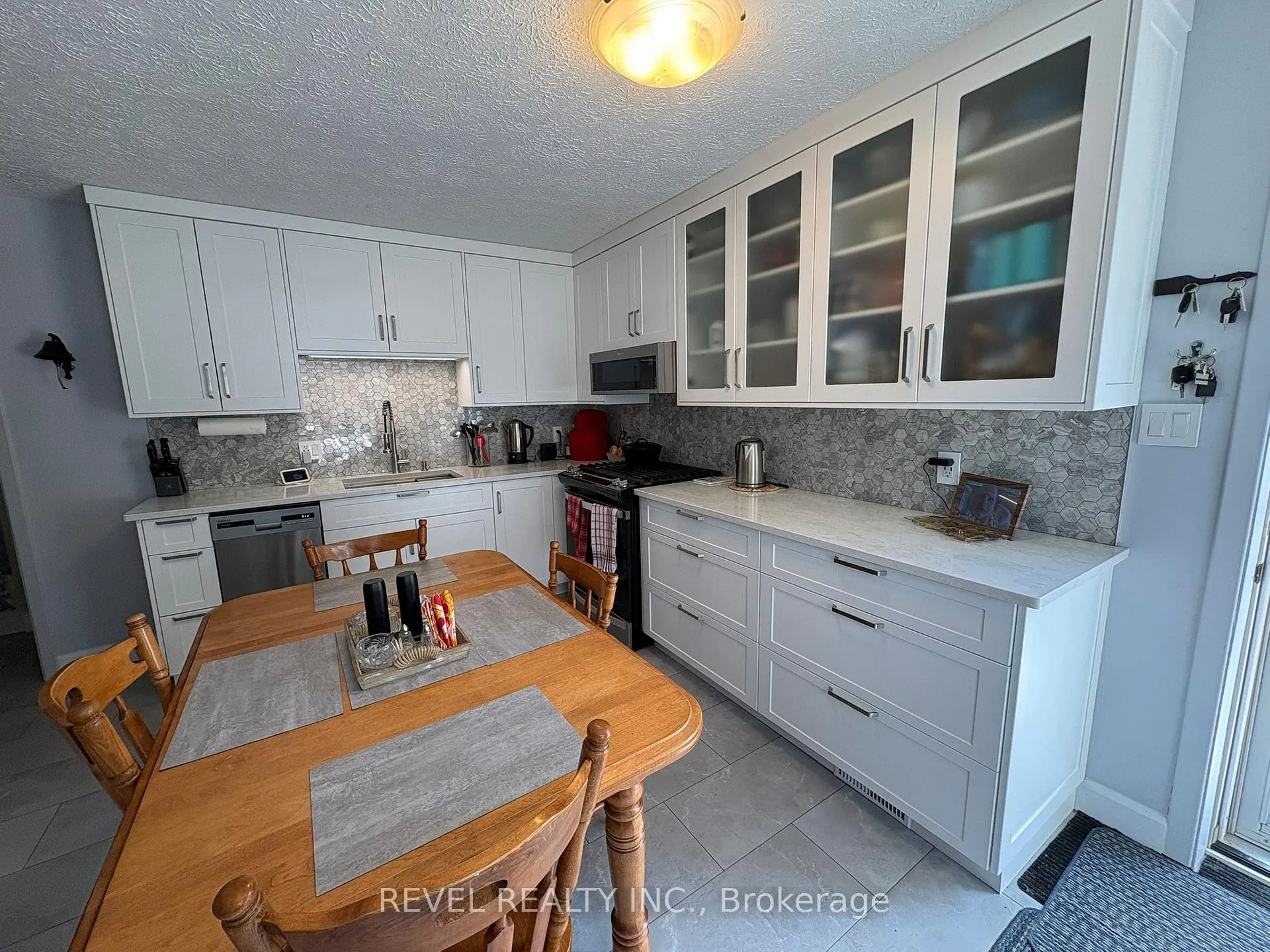 Photo 6 of 36 Stewart Avenue, Kapuskasing — HOMEH