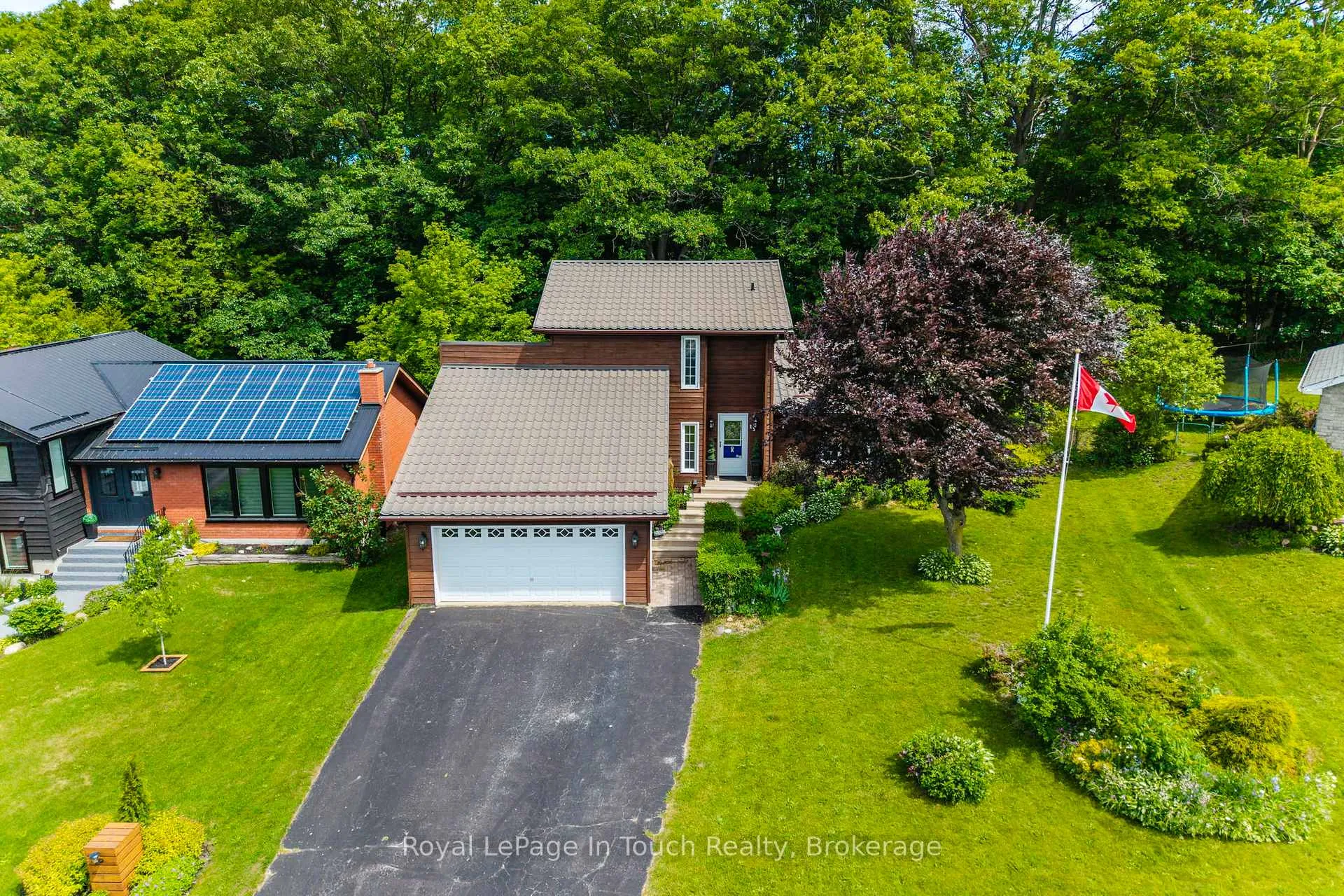 Photo 3 of 13 Hallen Drive, Penetanguishene — HOMEH