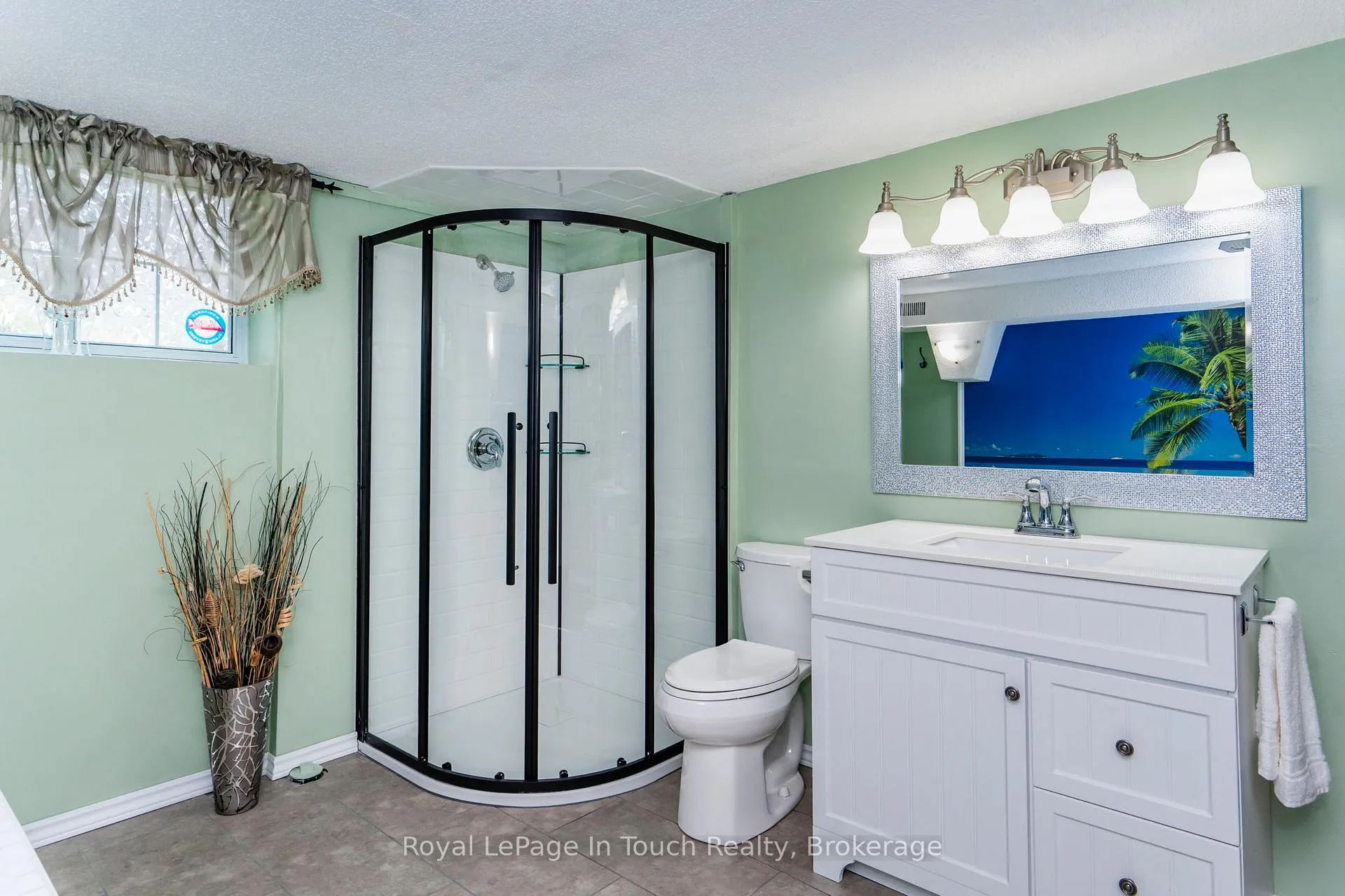 Photo 17 of 13 Hallen Drive, Penetanguishene — HOMEH
