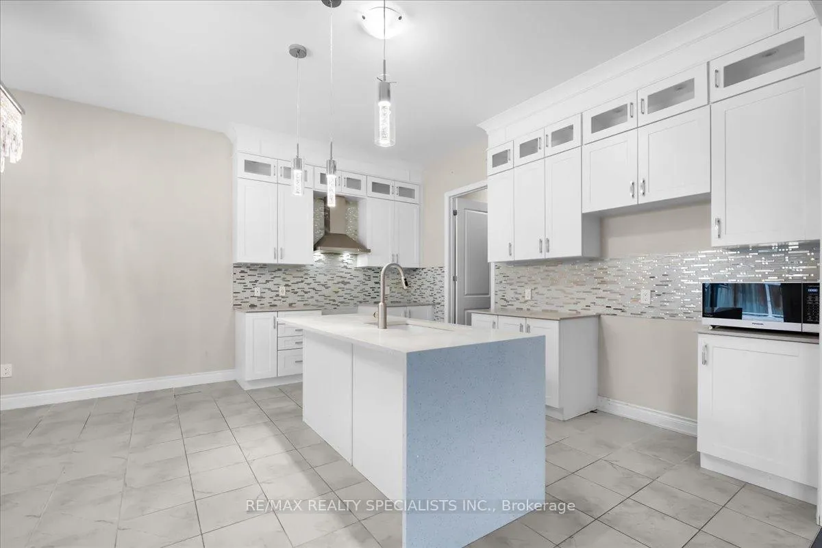 Photo 14 of 2 Ash Hill Avenue, Caledon, Caledon East — HOMEH