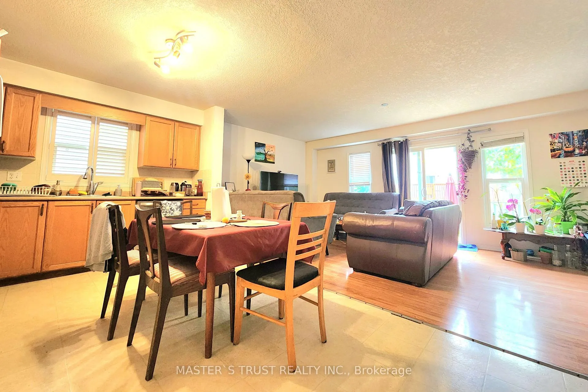 Photo 2 of 745 Laurelwood Drive, Waterloo, Columbia Forest/Clair Hills — HOMEH