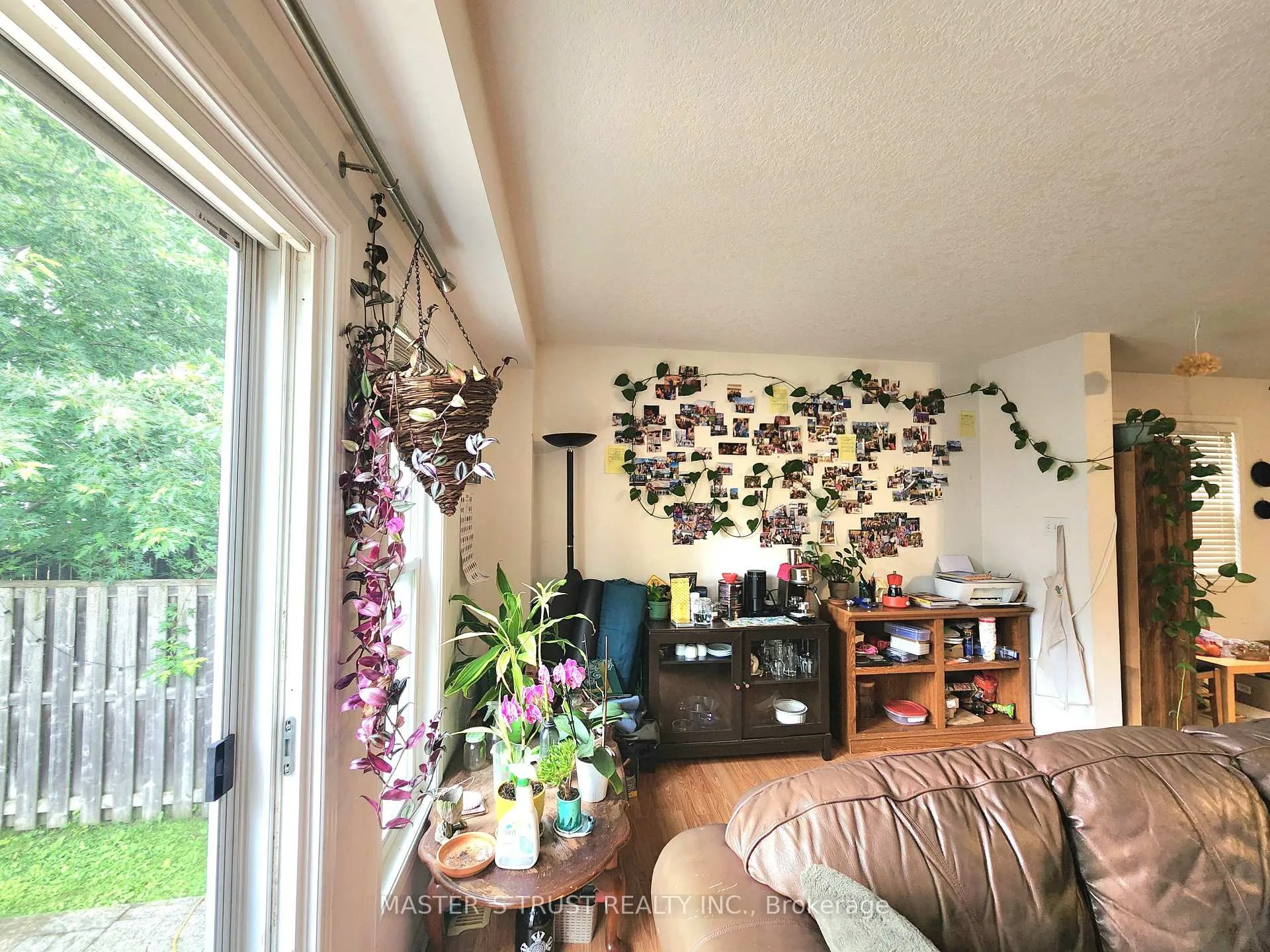 Photo 4 of 745 Laurelwood Drive, Waterloo, Columbia Forest/Clair Hills — HOMEH
